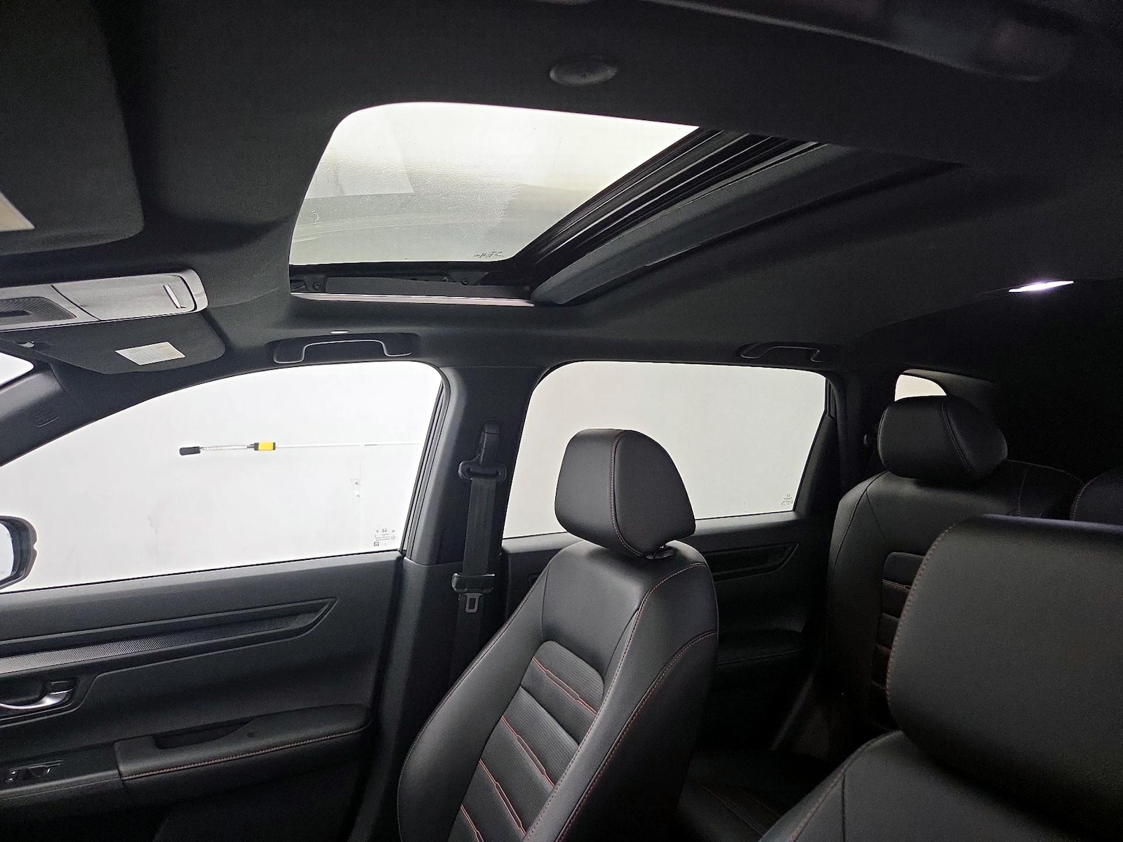 Sunroof(s) & Overhead Airbags