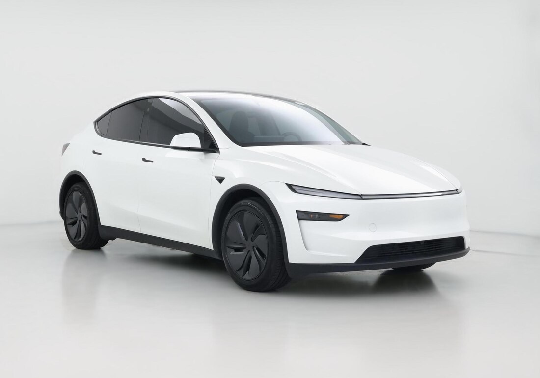 2026 Tesla Model Y Premium Rear-Wheel Drive in White — CarMax photo