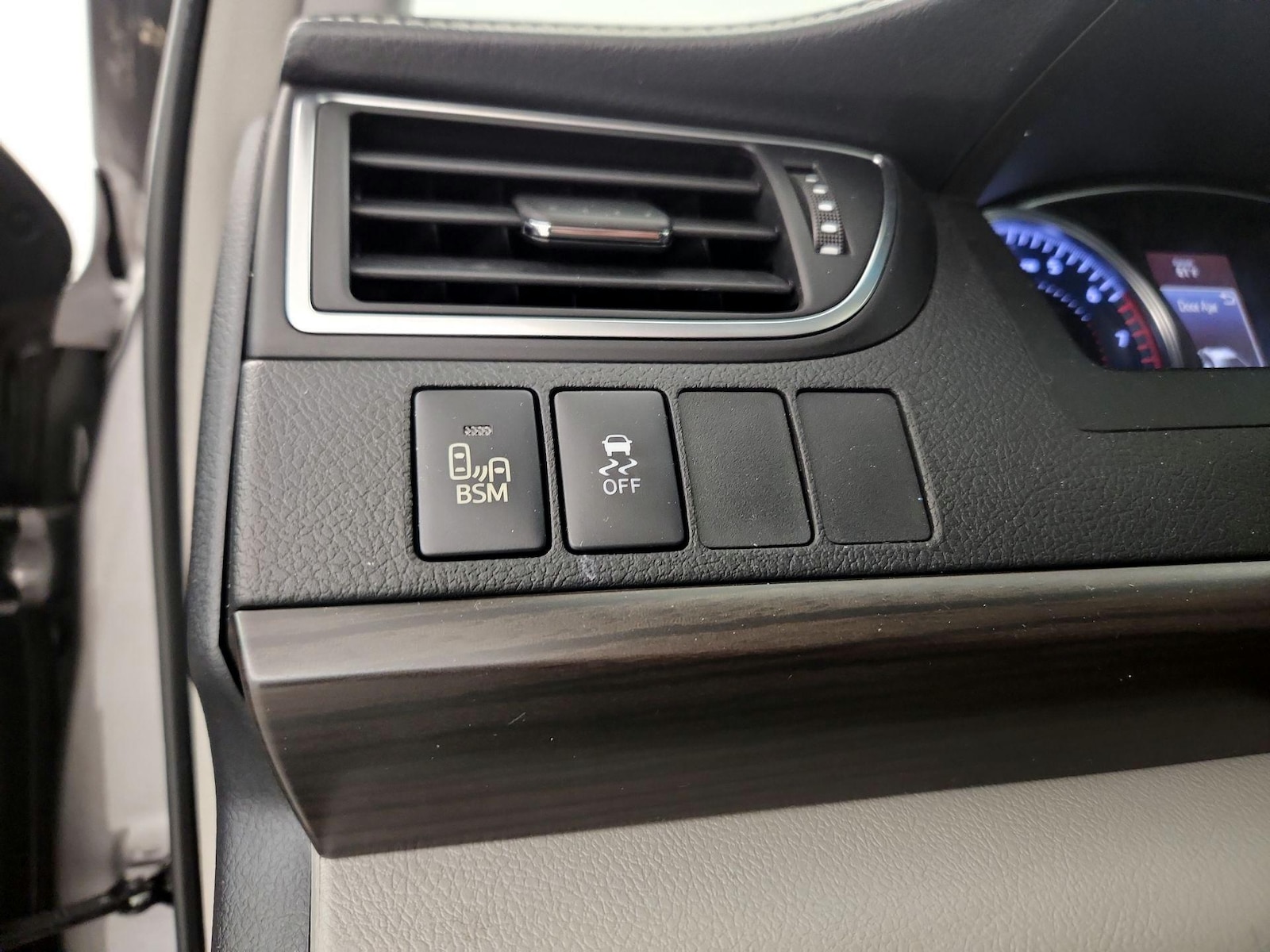 2017 Toyota Camry XLE - Photo 14