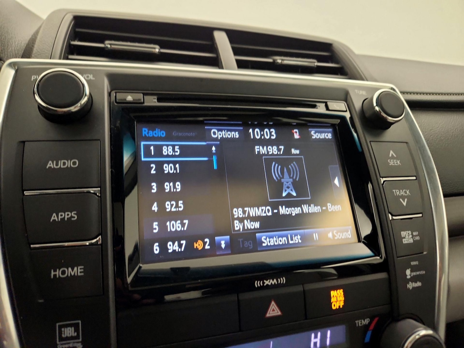 2017 Toyota Camry XLE - Photo 16