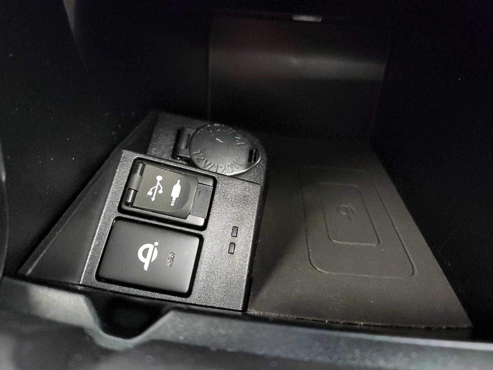 2017 Toyota Camry XLE - Photo 19