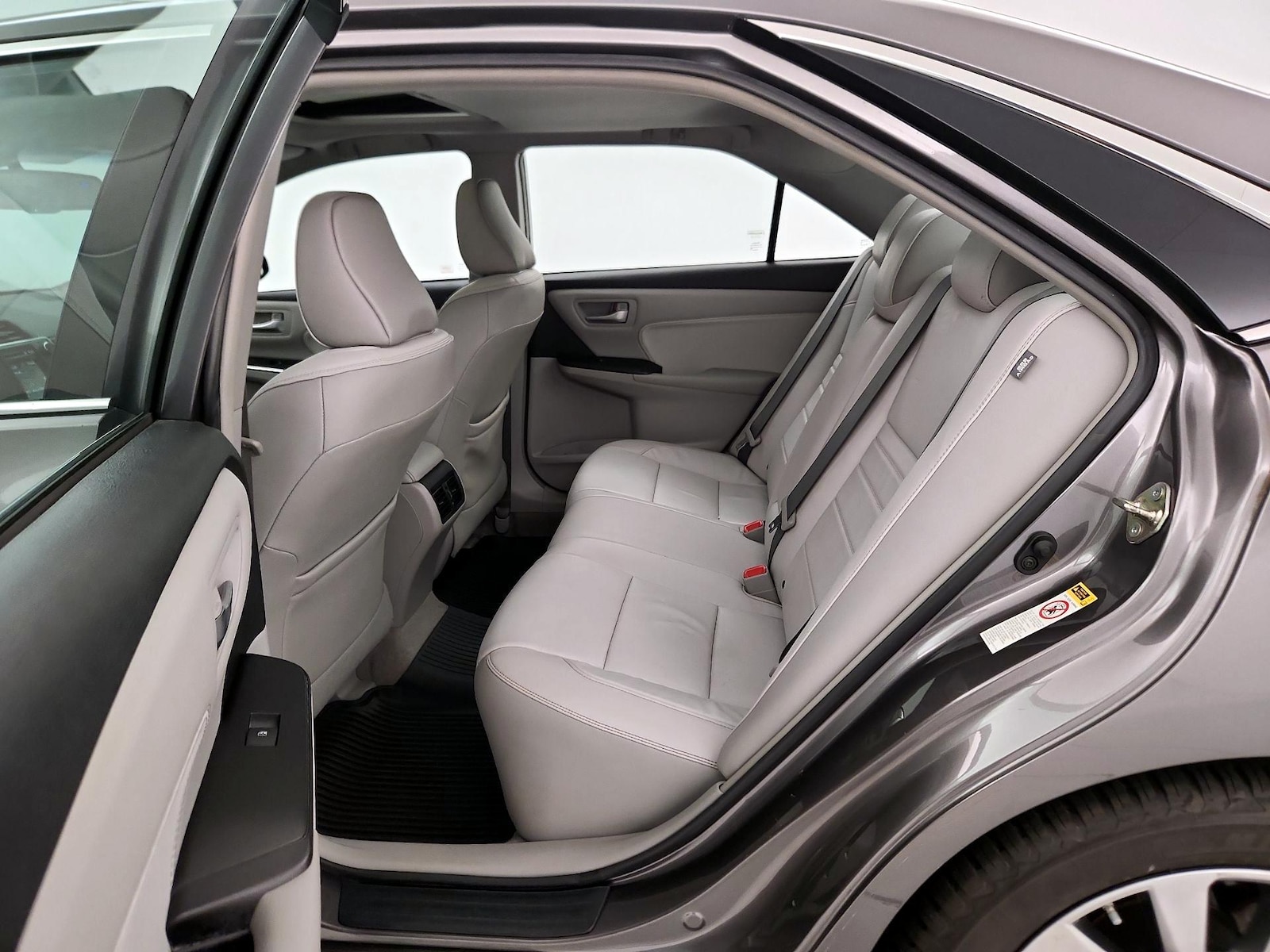 2017 Toyota Camry XLE - Photo 21