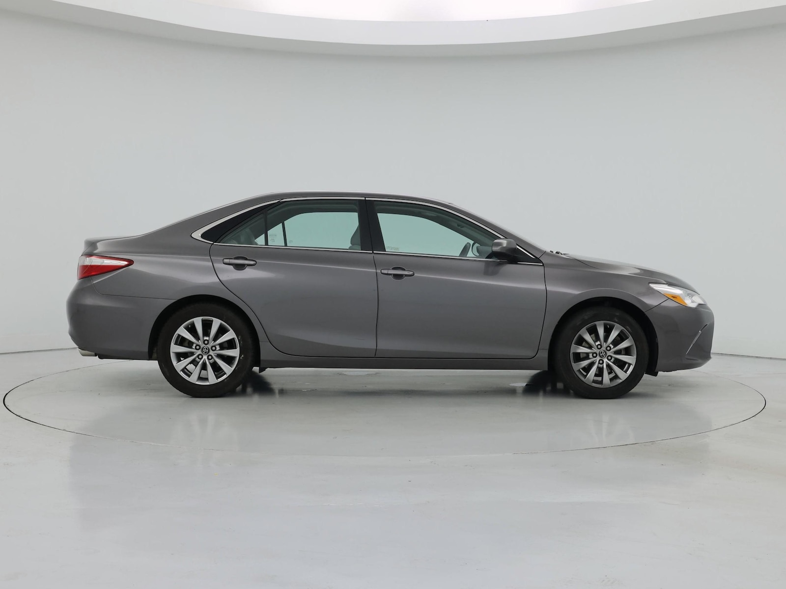 2017 Toyota Camry XLE - Photo 8