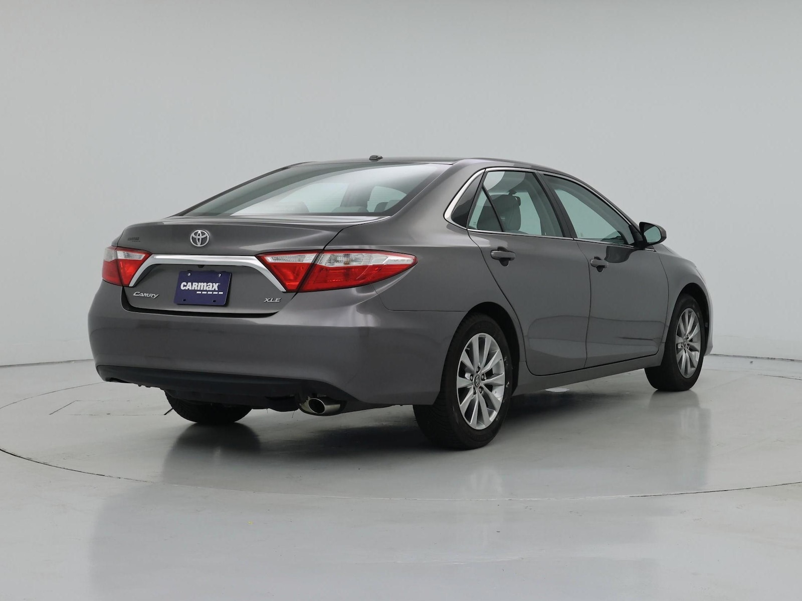 2017 Toyota Camry XLE - Photo 9