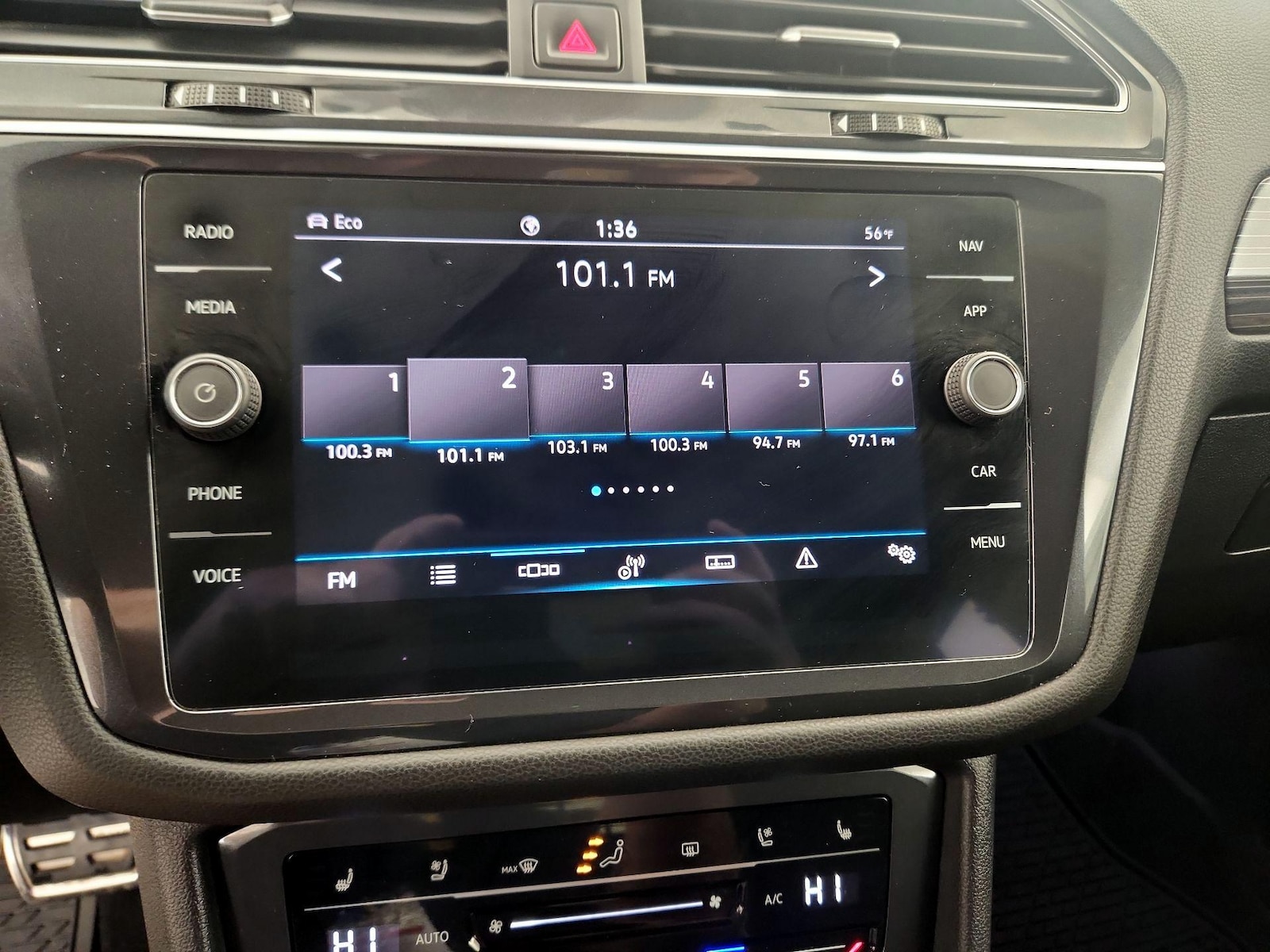 2022 Volkswagen Tiguan SEL R-LINE - Photo 17