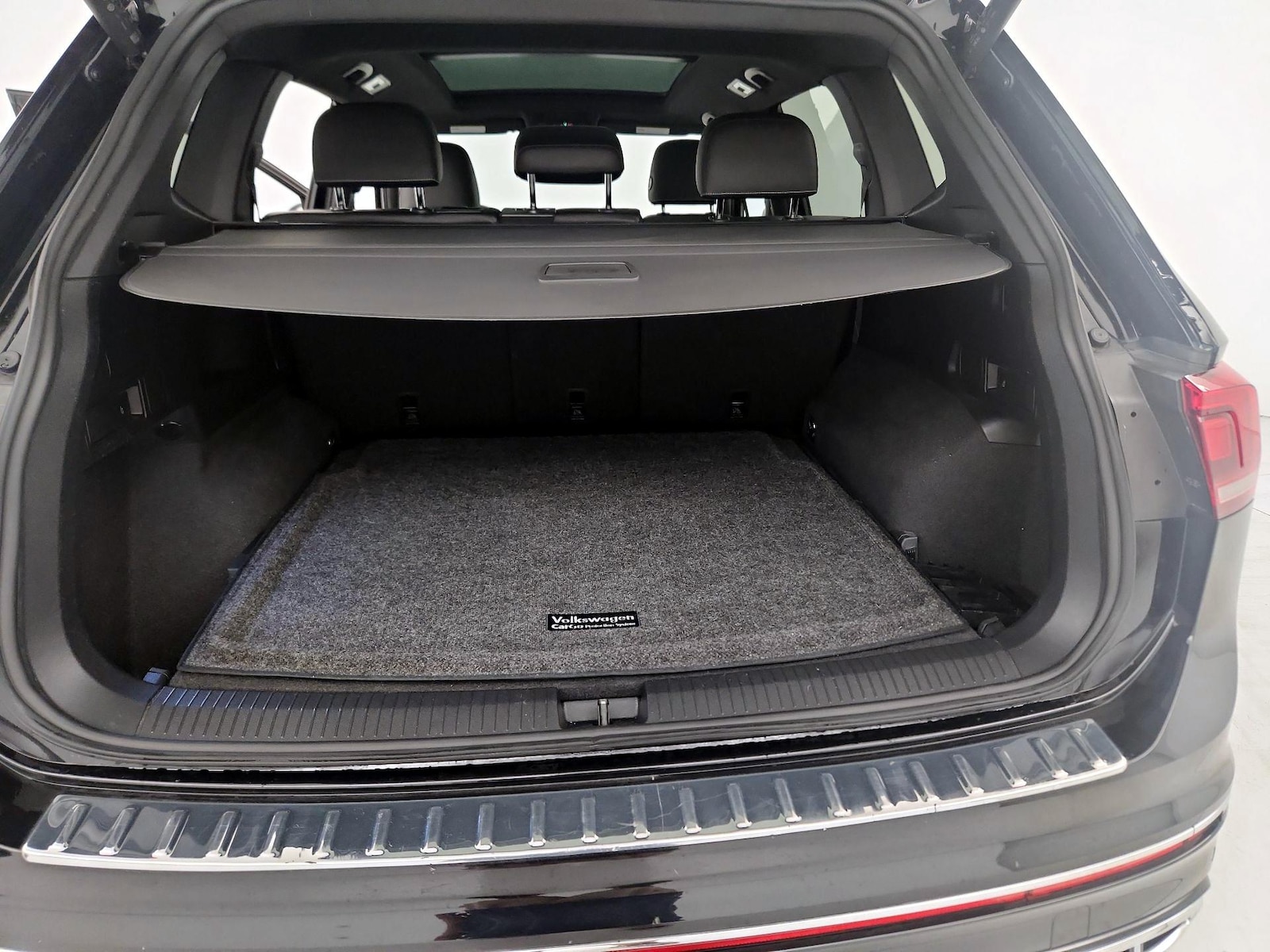 2022 Volkswagen Tiguan SEL R-LINE - Photo 23