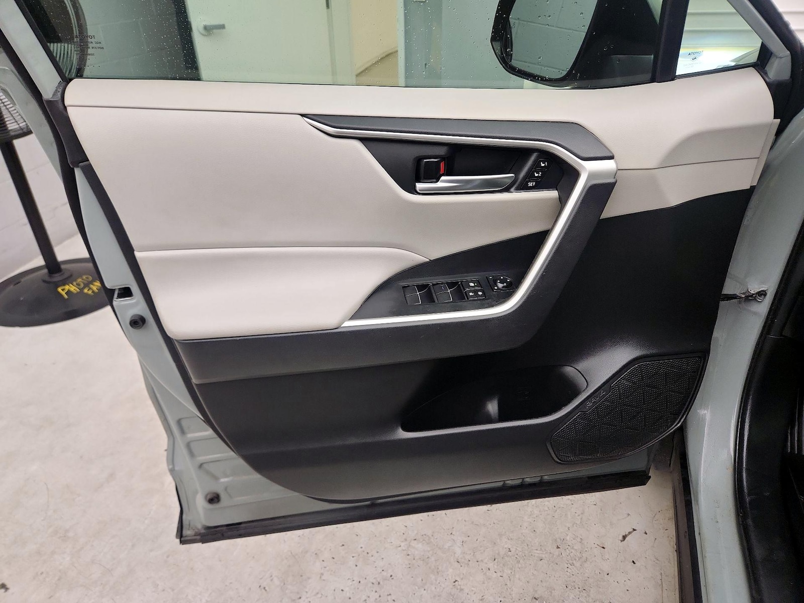 2021 Toyota RAV4 XLE Premium - Photo 13