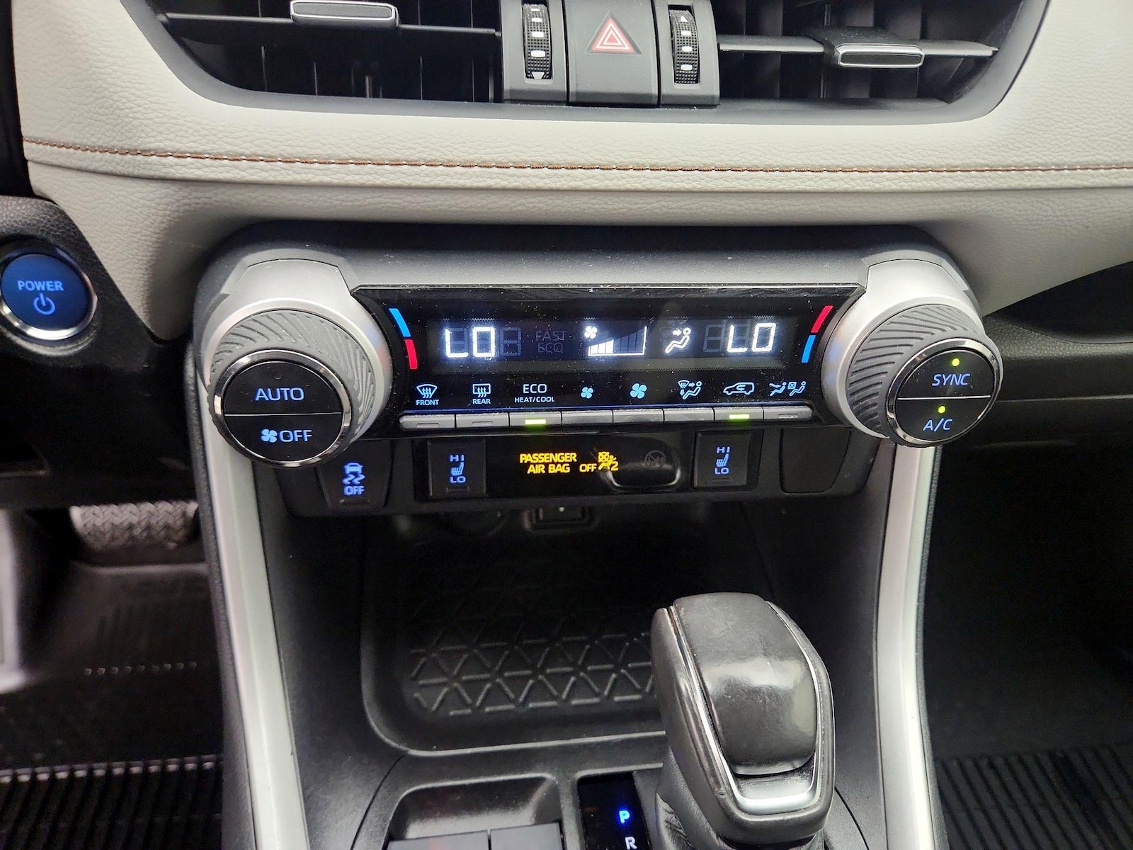 2021 Toyota RAV4 XLE Premium - Photo 17