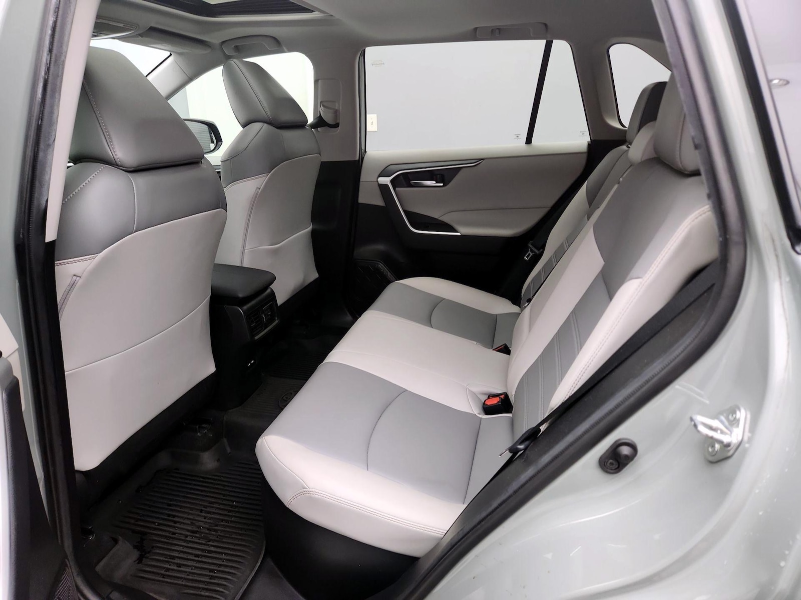 2021 Toyota RAV4 XLE Premium - Photo 21