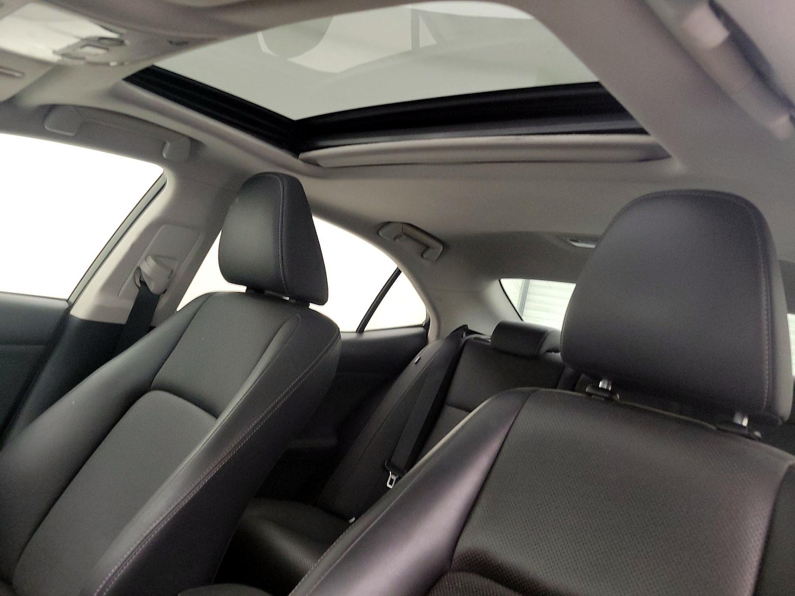 Sunroof(s) & Overhead Airbags