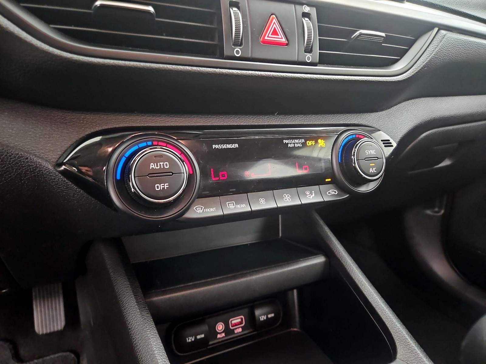 2019 Kia FORTE FE - Photo 17