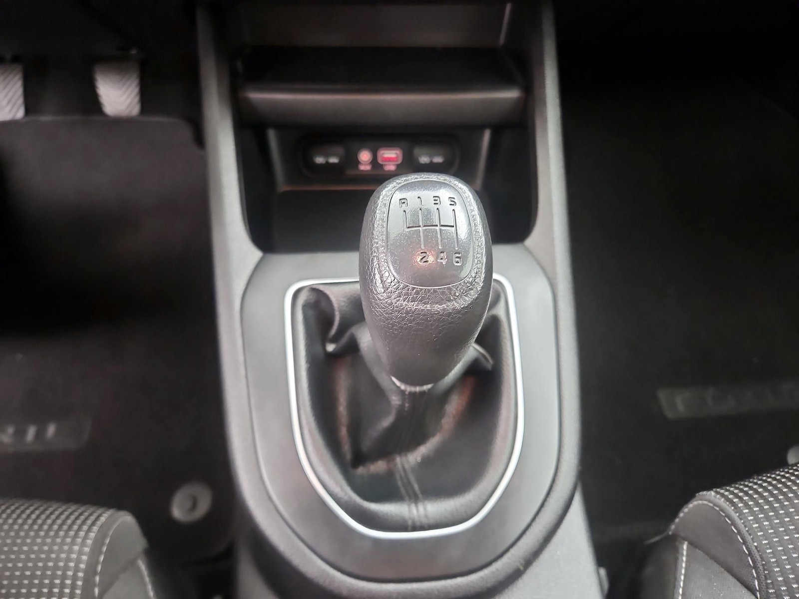 2019 Kia FORTE FE - Photo 18