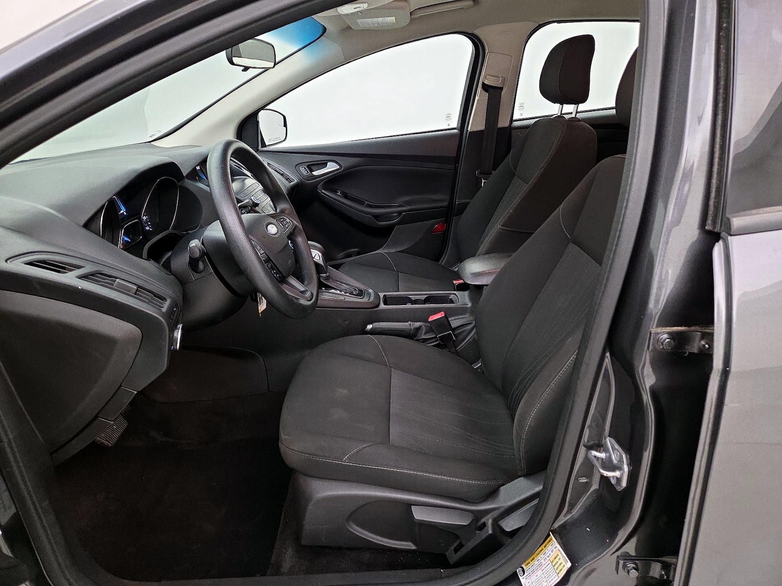 2018 Ford Focus SE - Photo 12