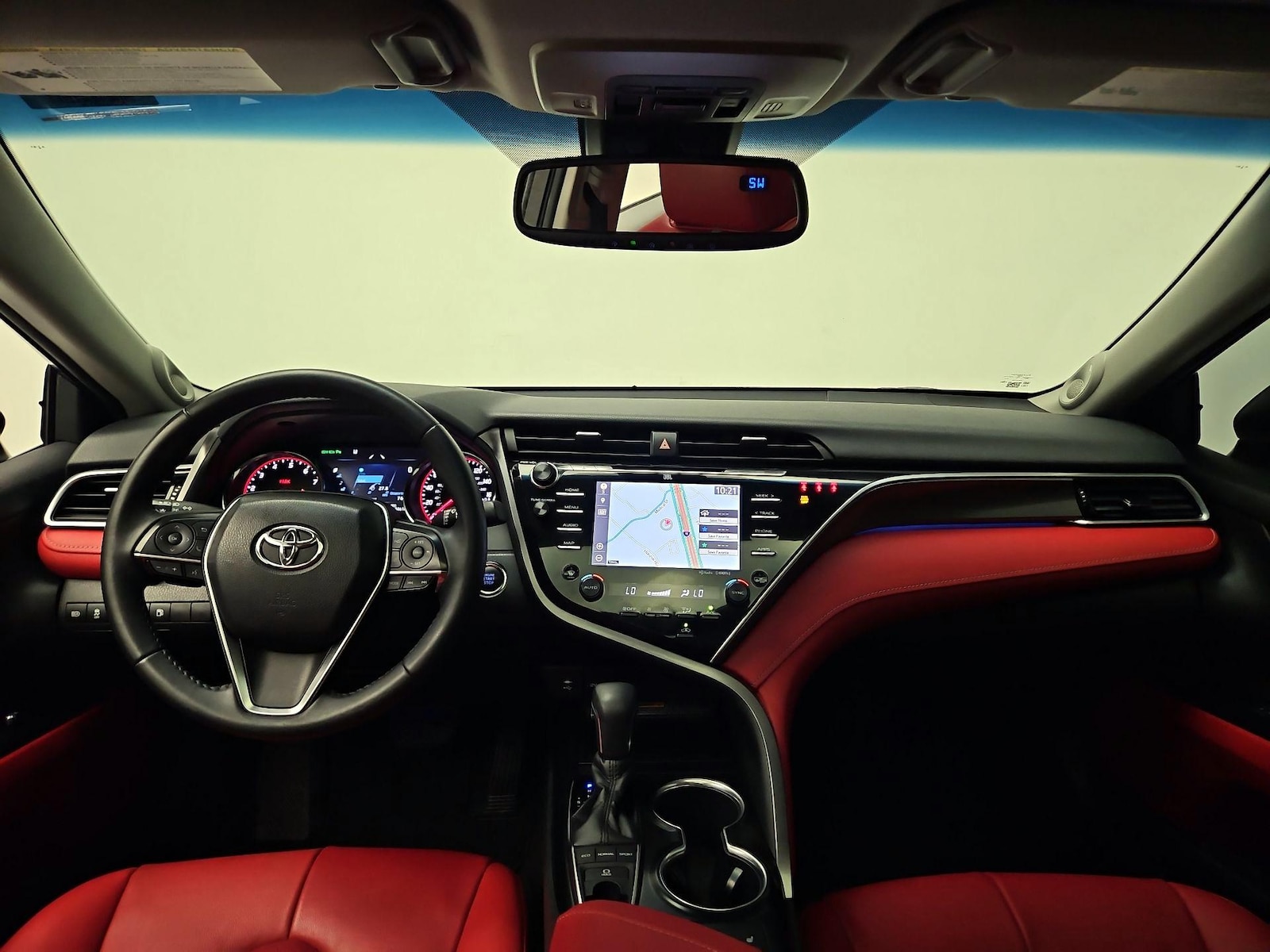 2018 Toyota Camry XSE - Photo 10