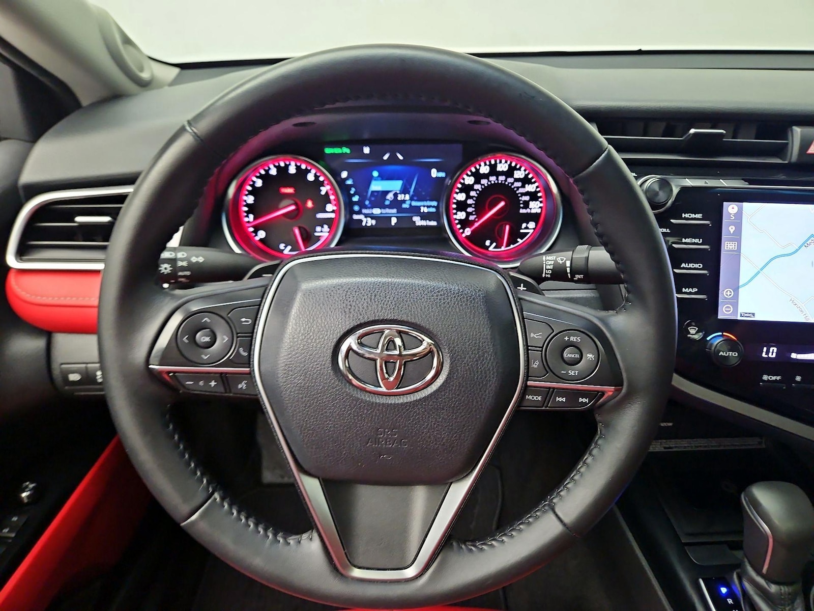 2018 Toyota Camry XSE - Photo 11