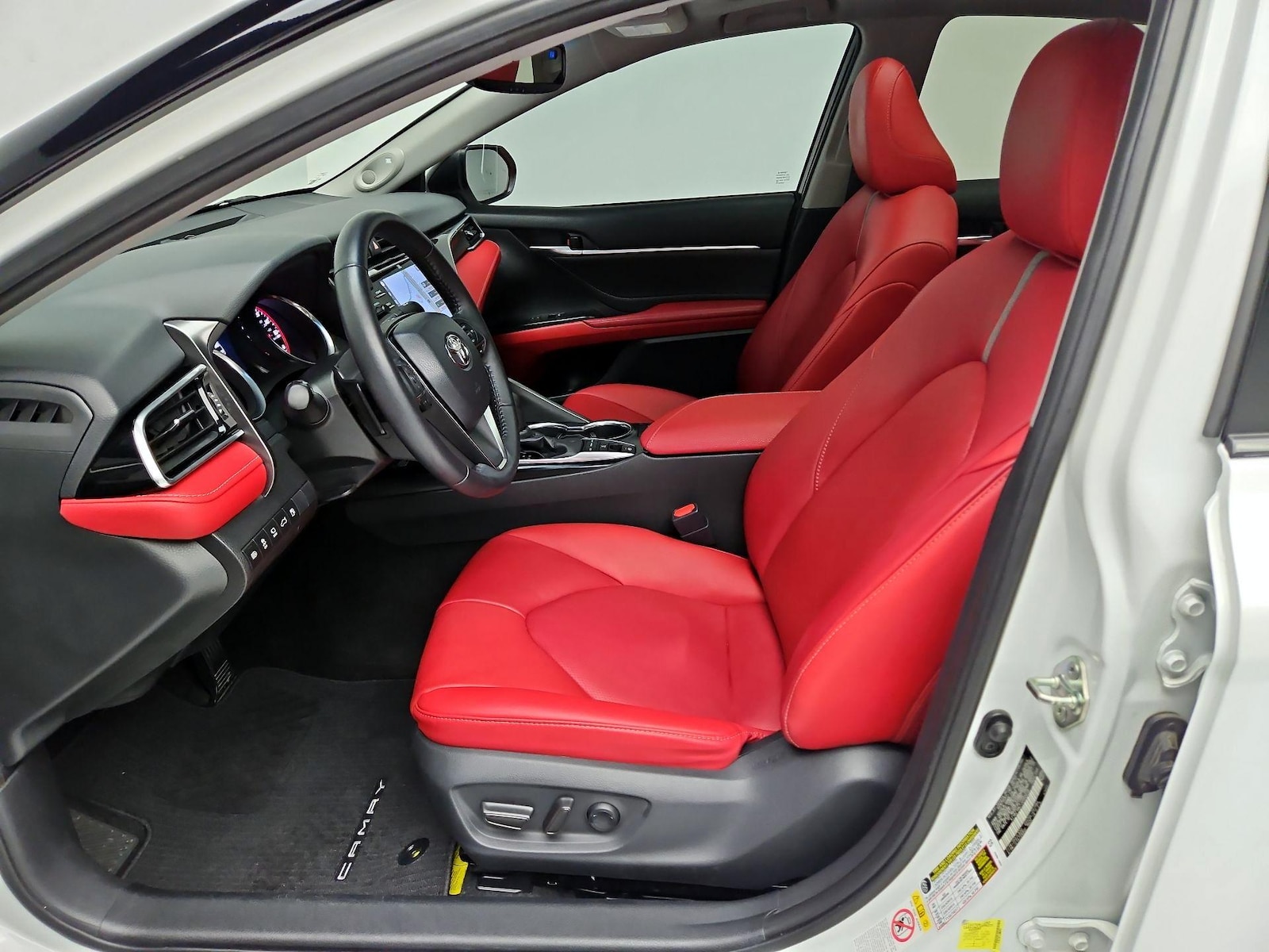 2018 Toyota Camry XSE - Photo 12
