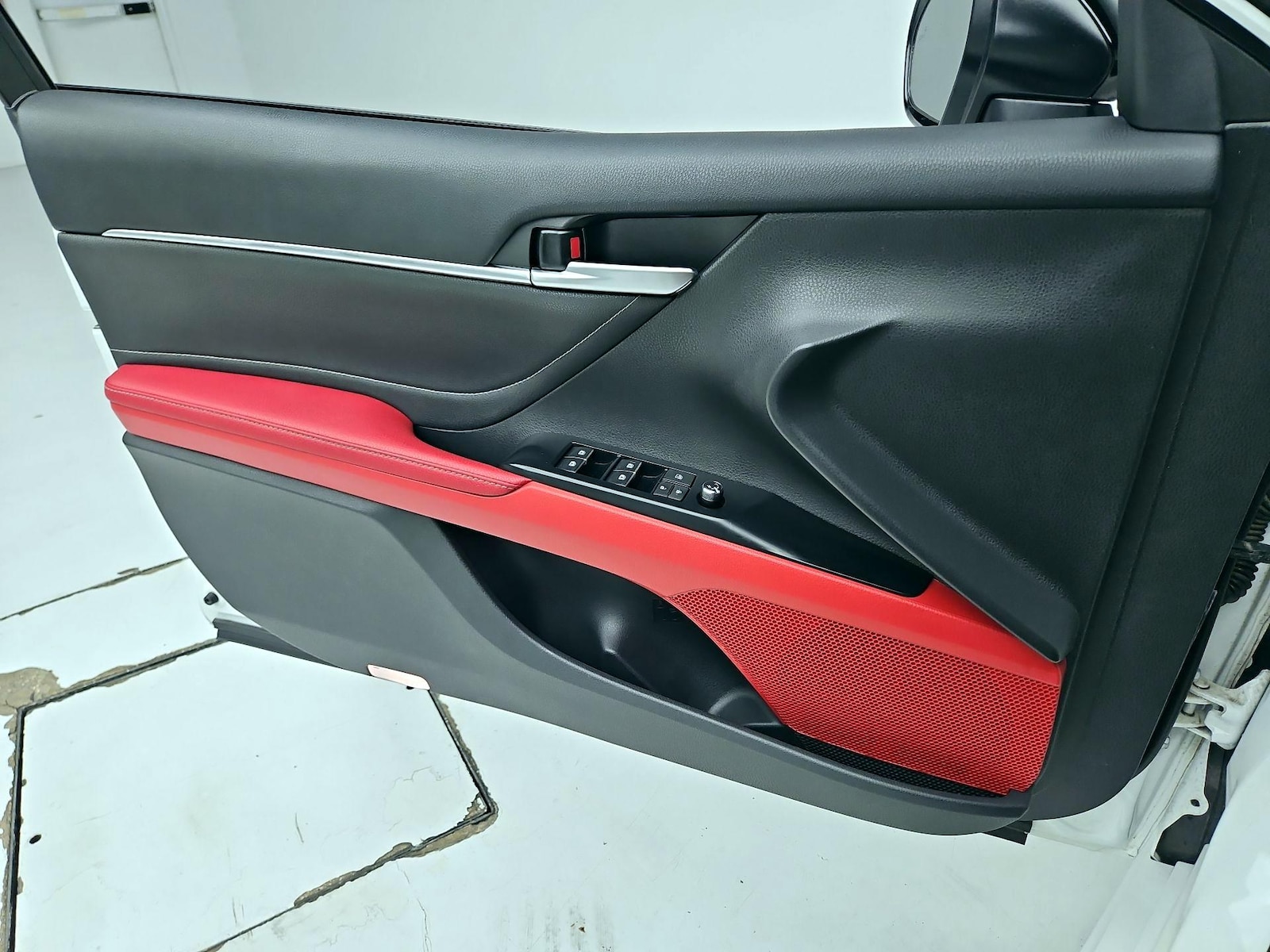 2018 Toyota Camry XSE - Photo 13