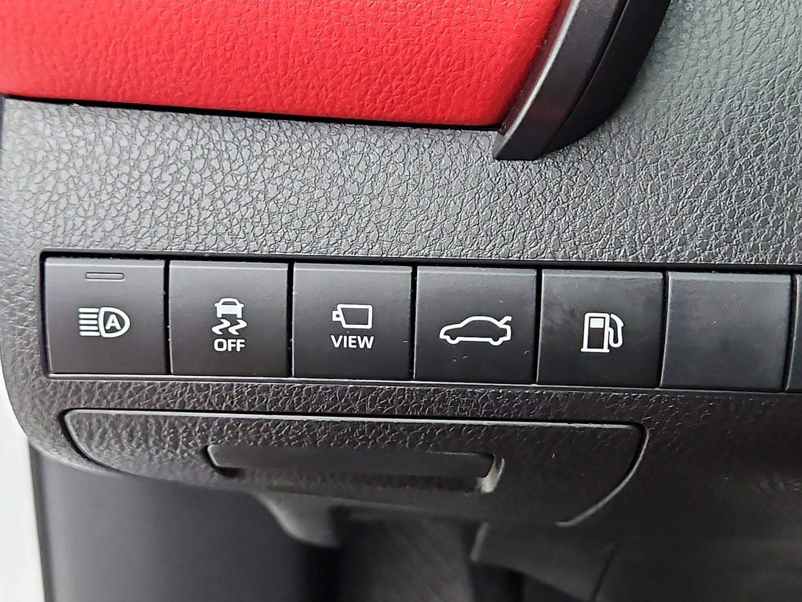 2018 Toyota Camry XSE - Photo 14