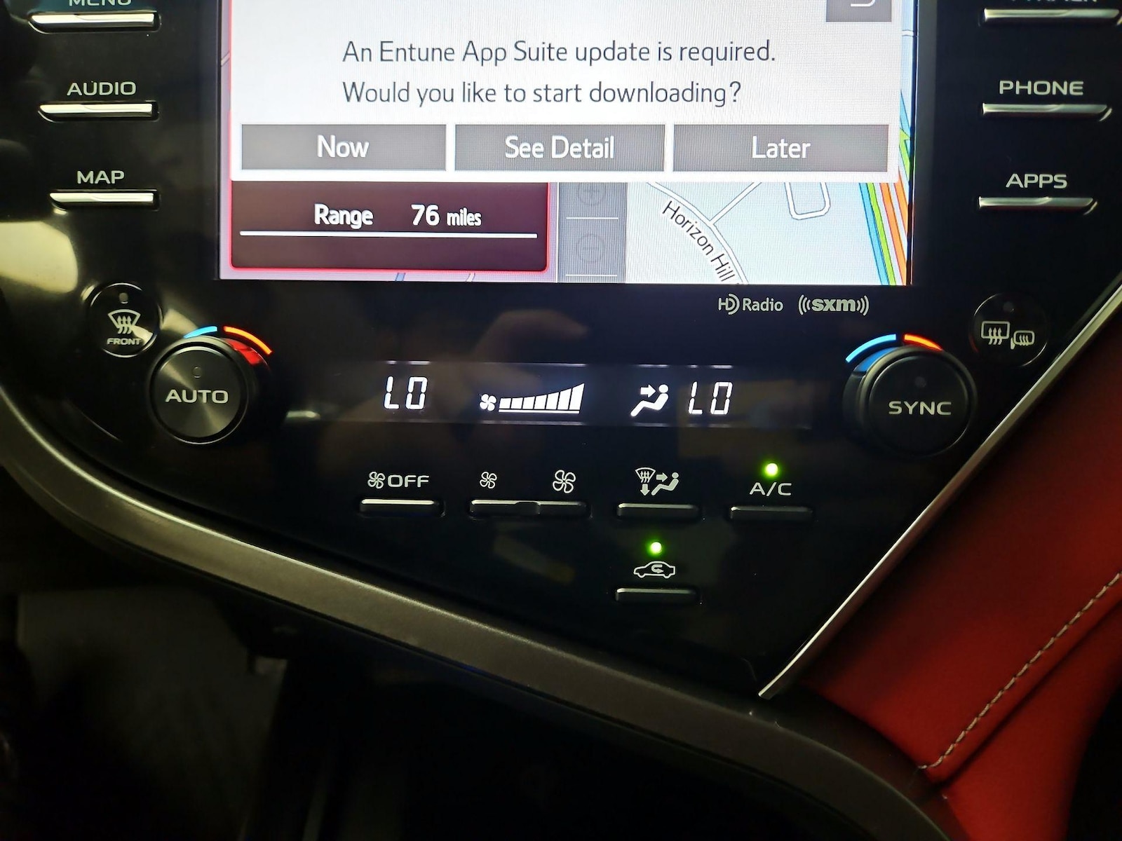 2018 Toyota Camry XSE - Photo 18