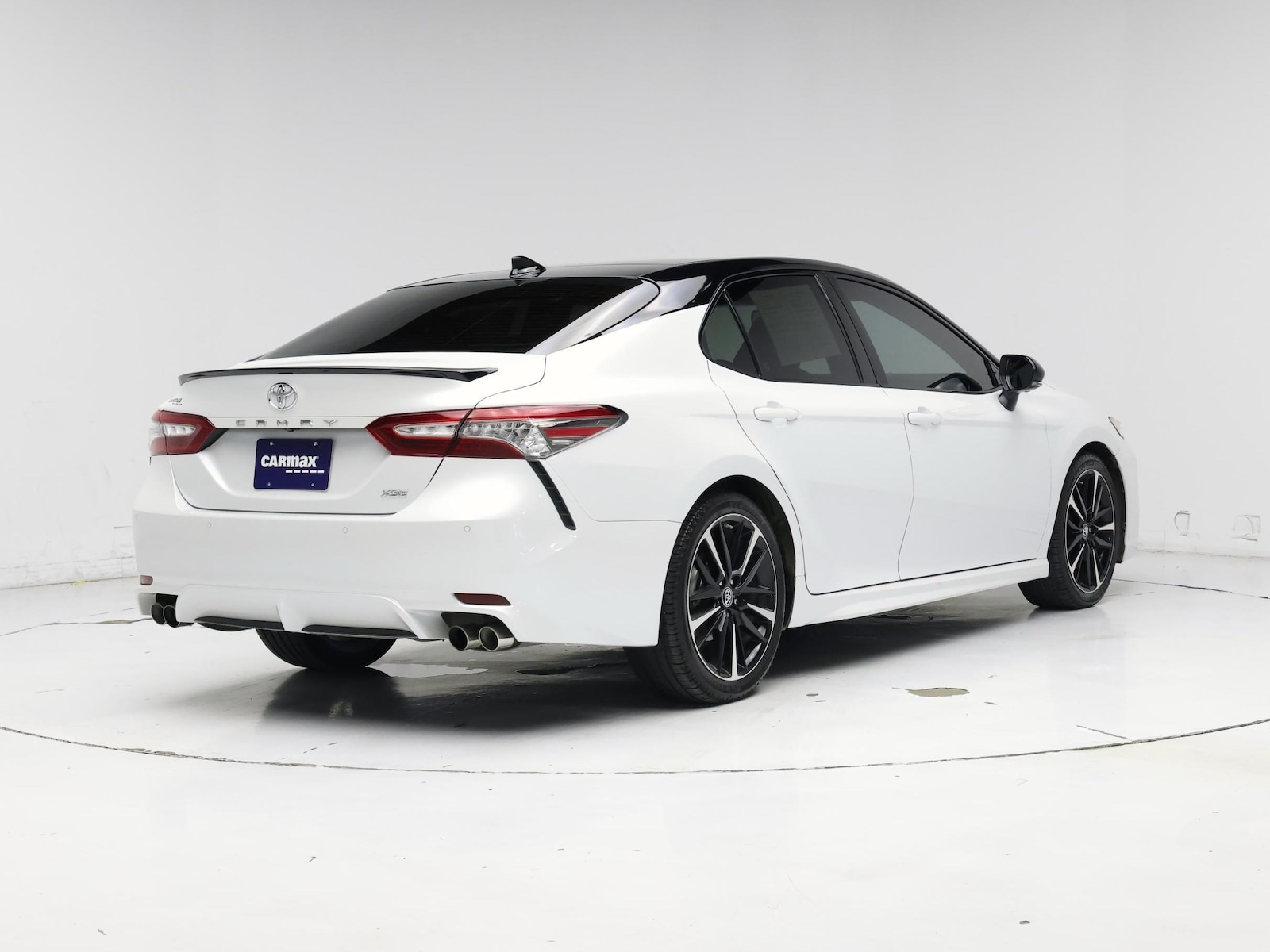 2018 Toyota Camry XSE - Photo 9