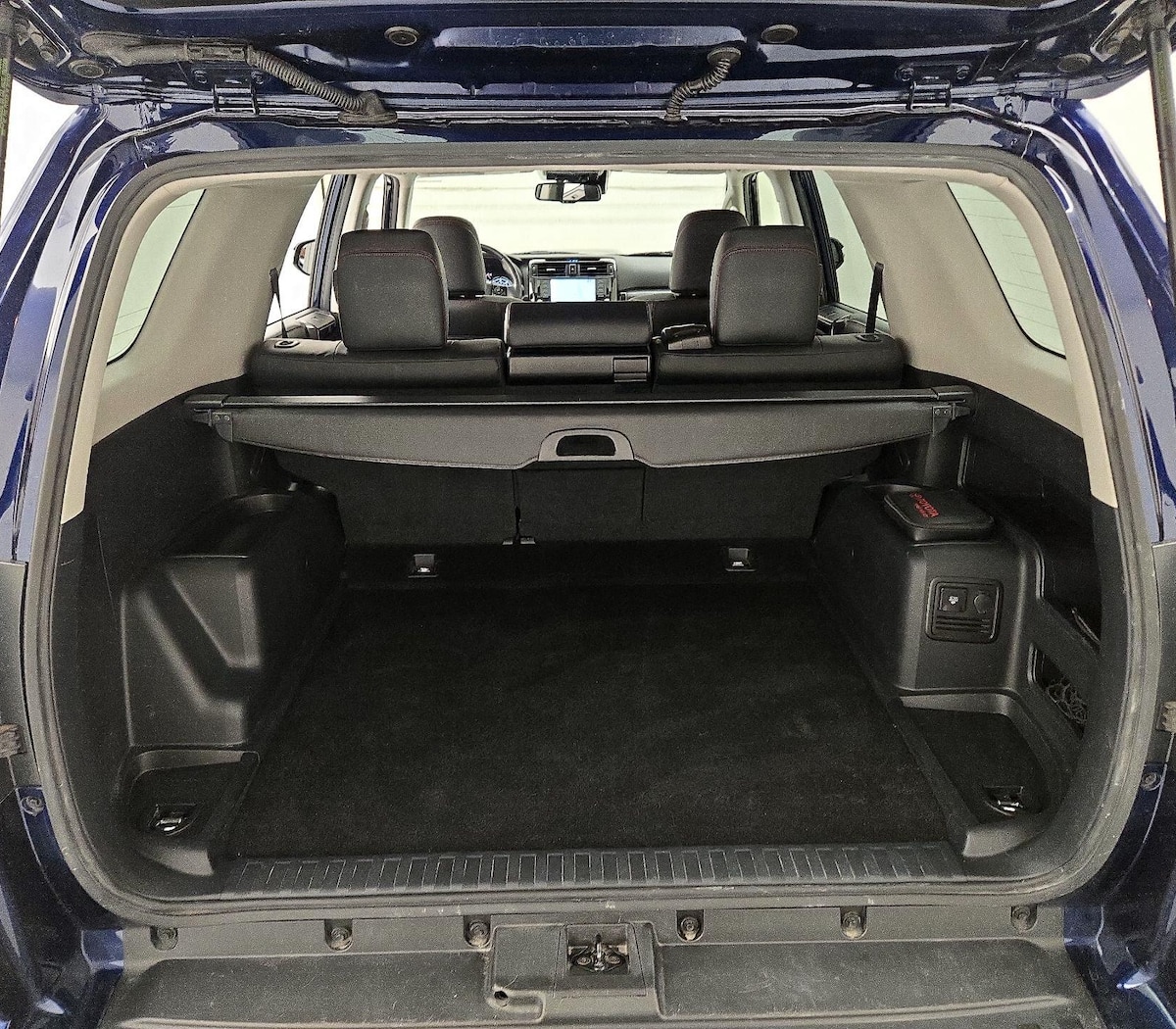 Trunk/Cargo (Seats Up)