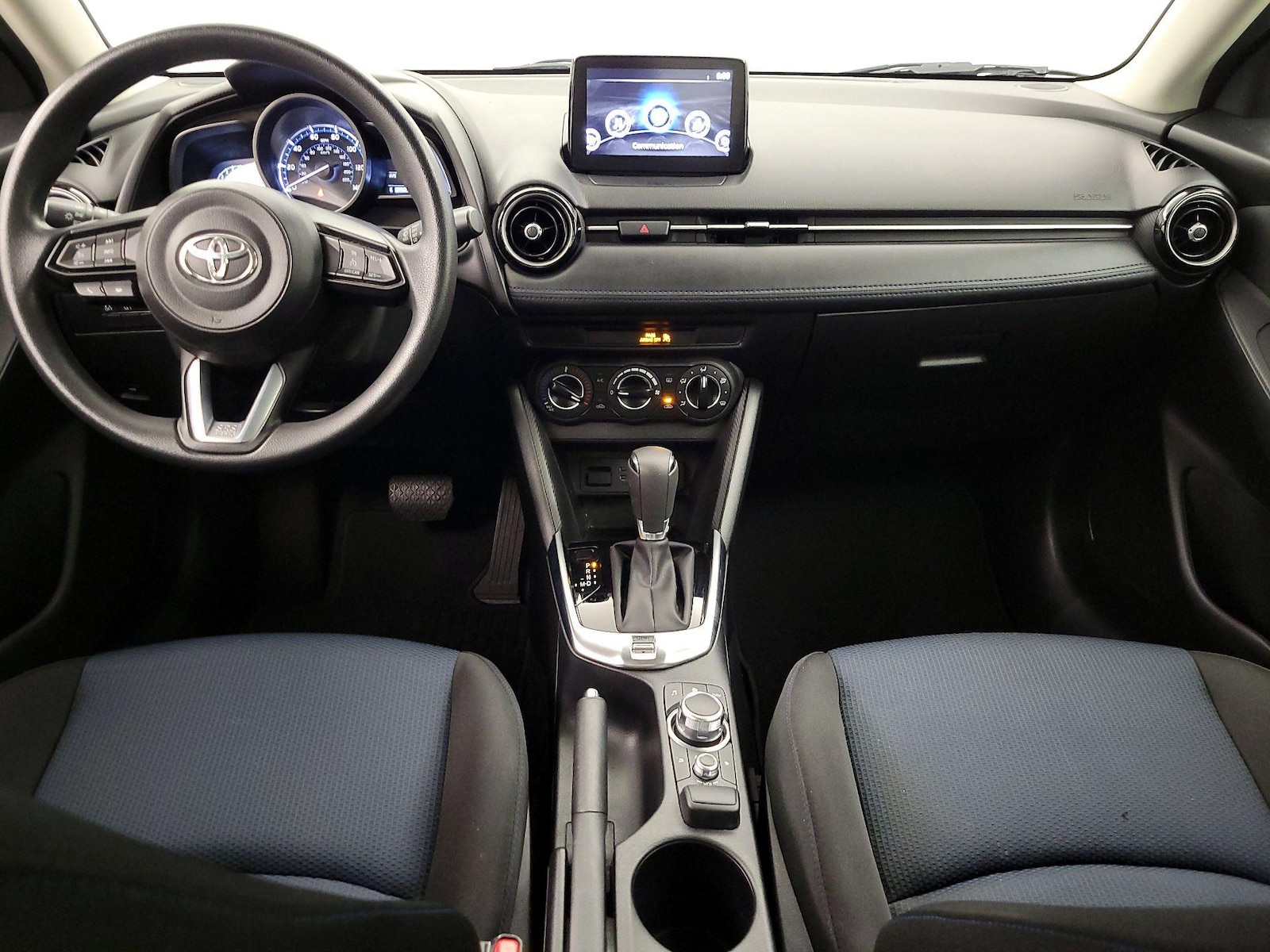 2019 Toyota Yaris LE - Photo 10