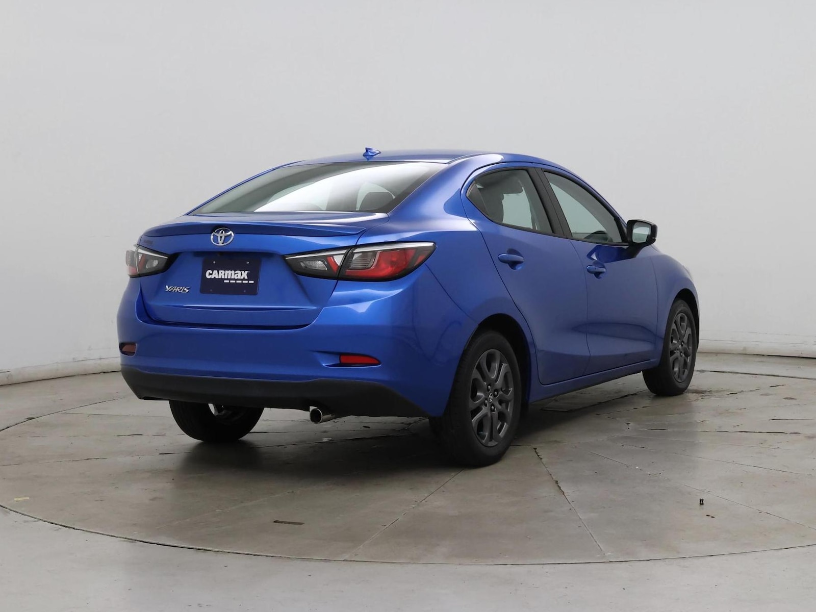 2019 Toyota Yaris LE - Photo 9