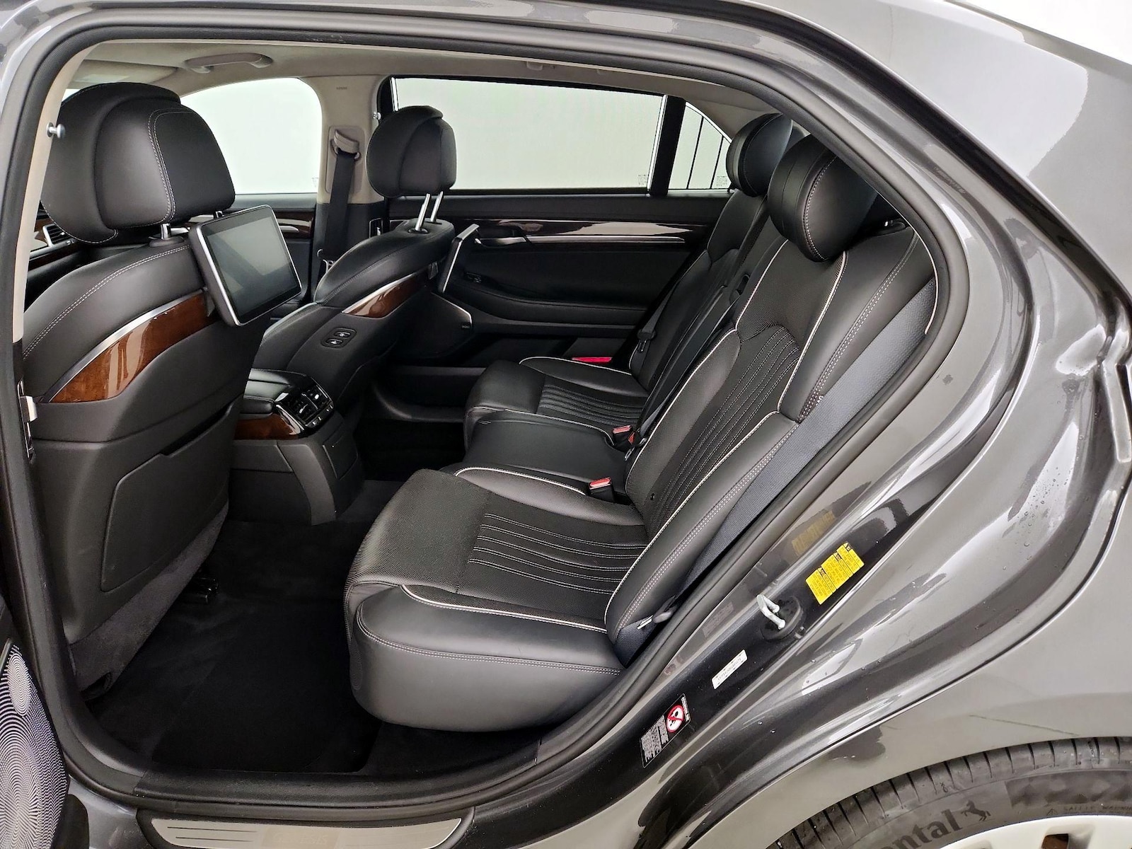 Rear A/C Seat(s)