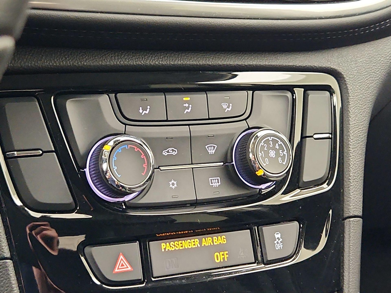 2022 Buick Encore Preferred - Photo 17