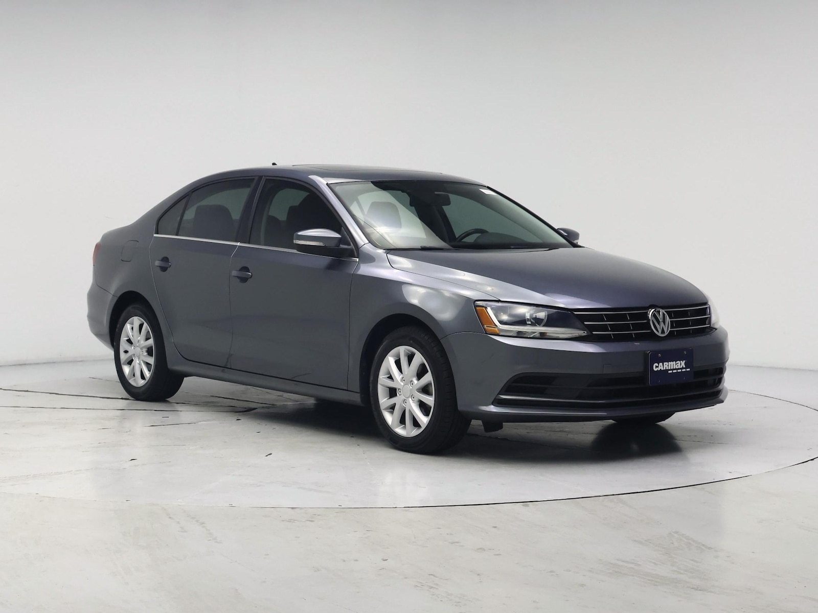 2018 Volkswagen Jetta SE - Photo 2