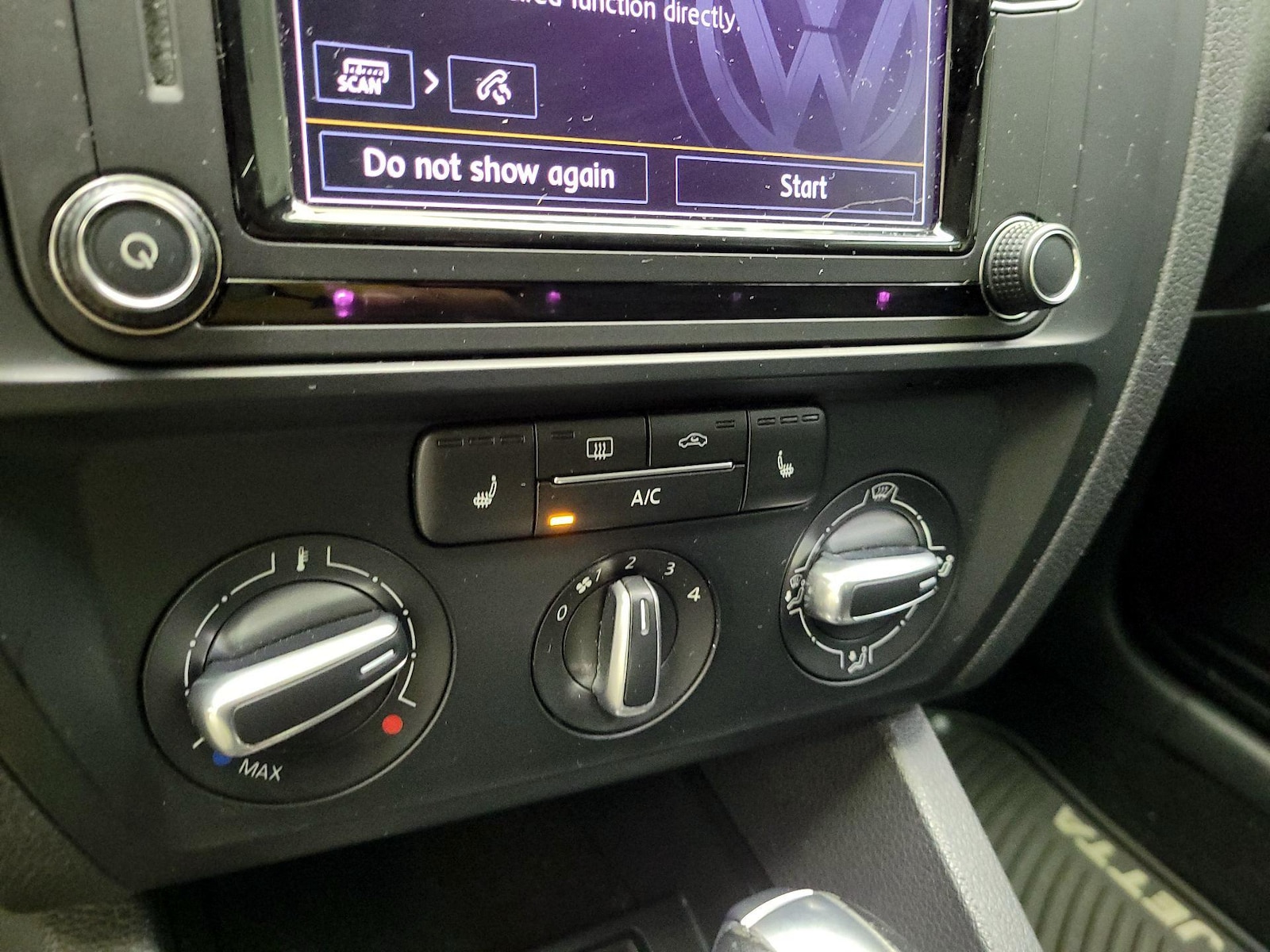 2018 Volkswagen Jetta SE - Photo 16