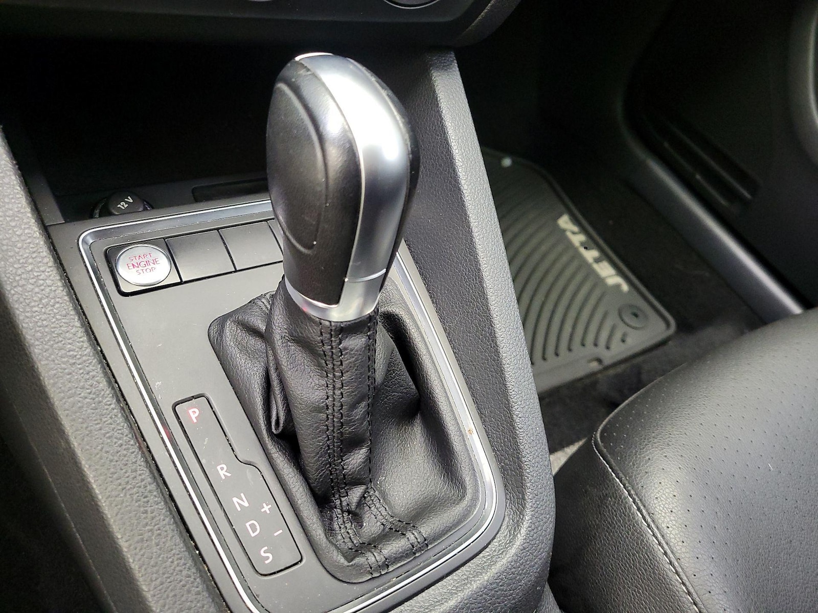 2018 Volkswagen Jetta SE - Photo 17