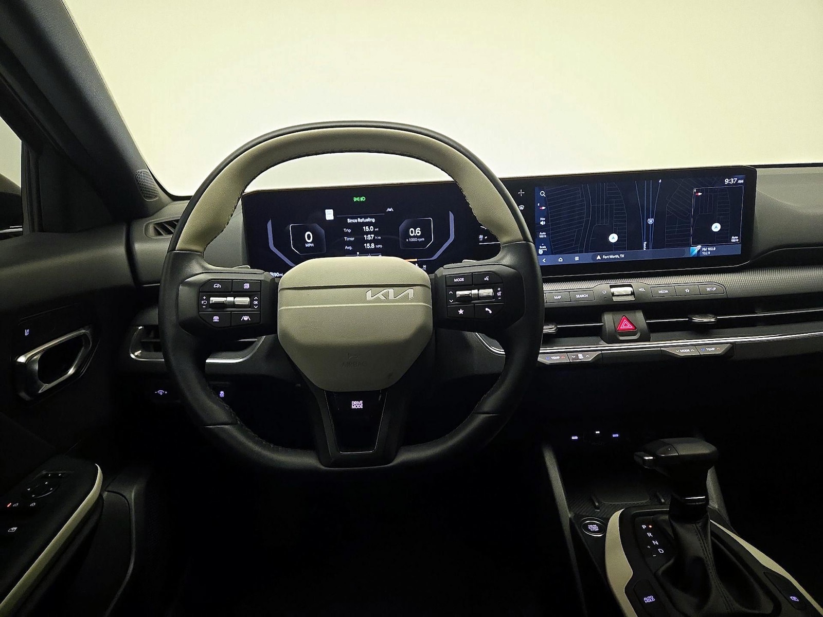 2025 Kia K4 GT-Line - Photo 11