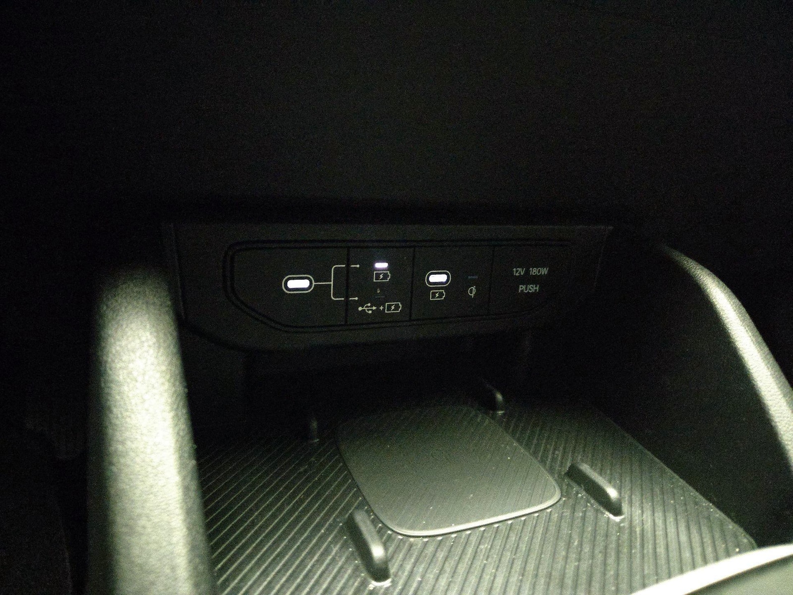 2025 Kia K4 GT-Line - Photo 20