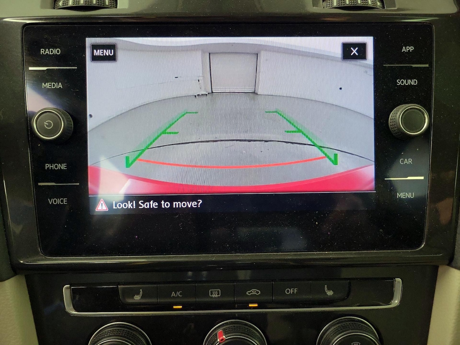 2019 Volkswagen Golf SE - Photo 15