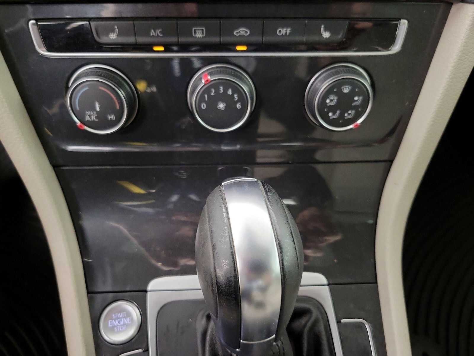 2019 Volkswagen Golf SE - Photo 17