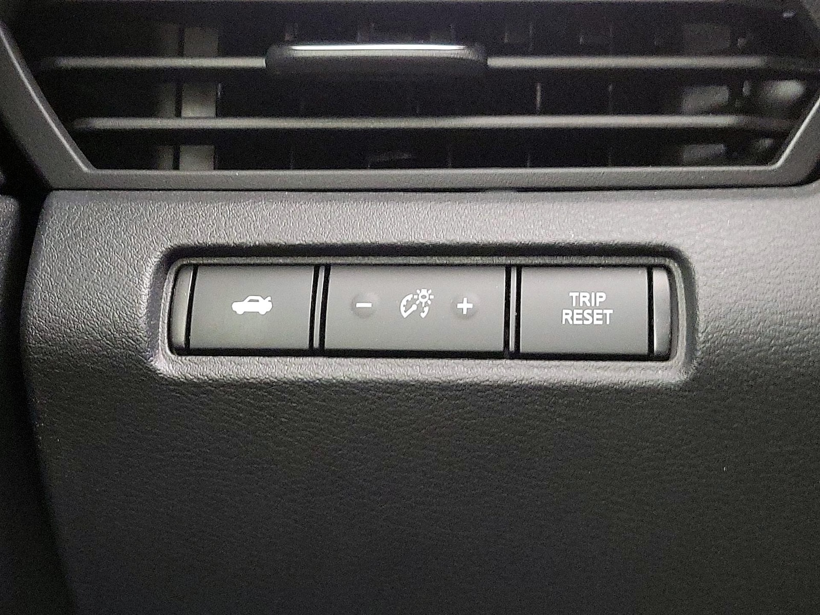 2022 Nissan Altima SR - Photo 14