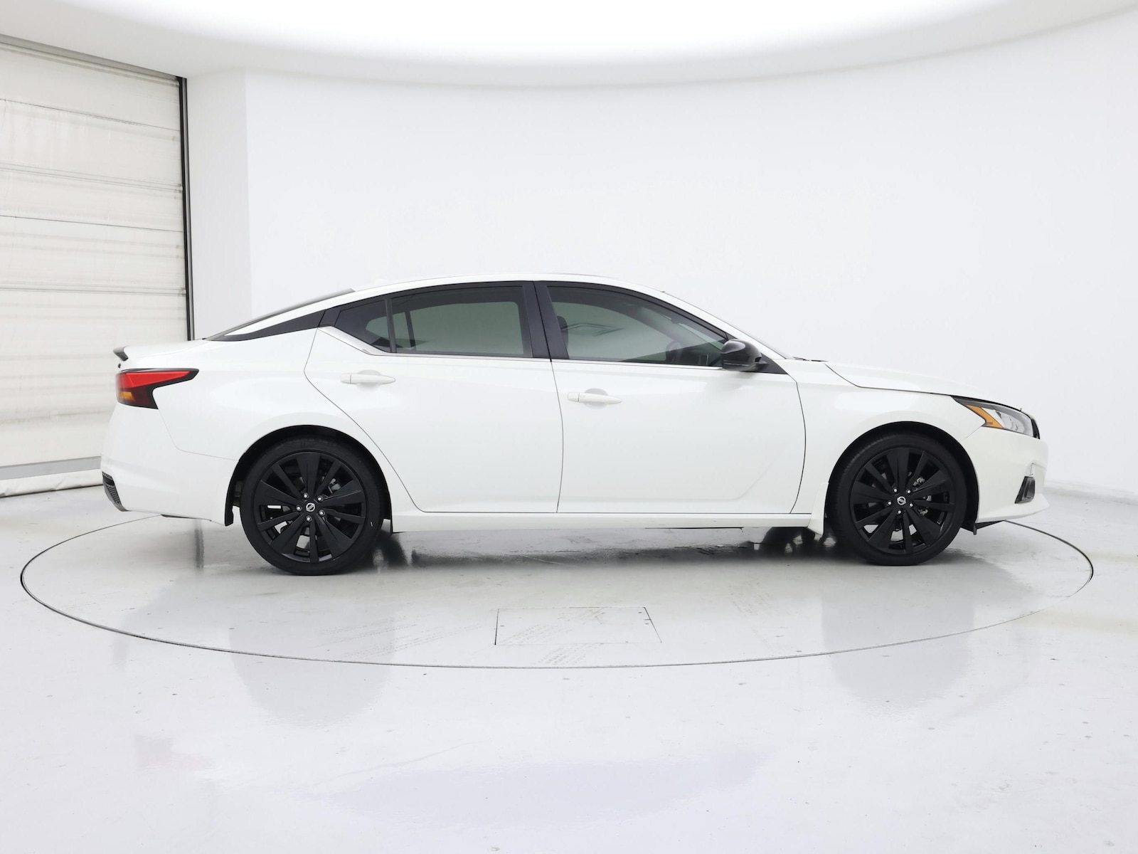 2022 Nissan Altima SR - Photo 8