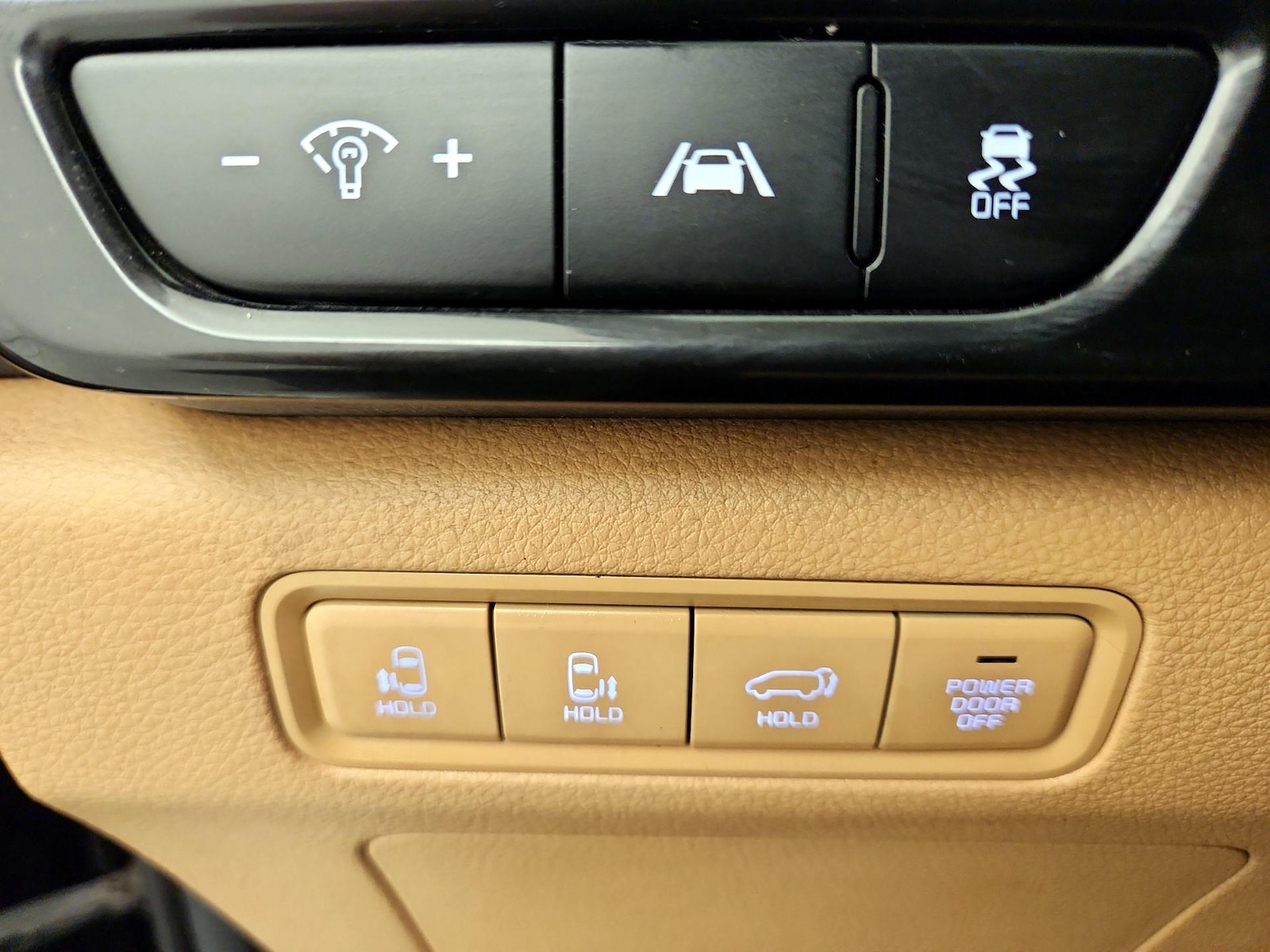 2022 Kia Carnival EX - Photo 14