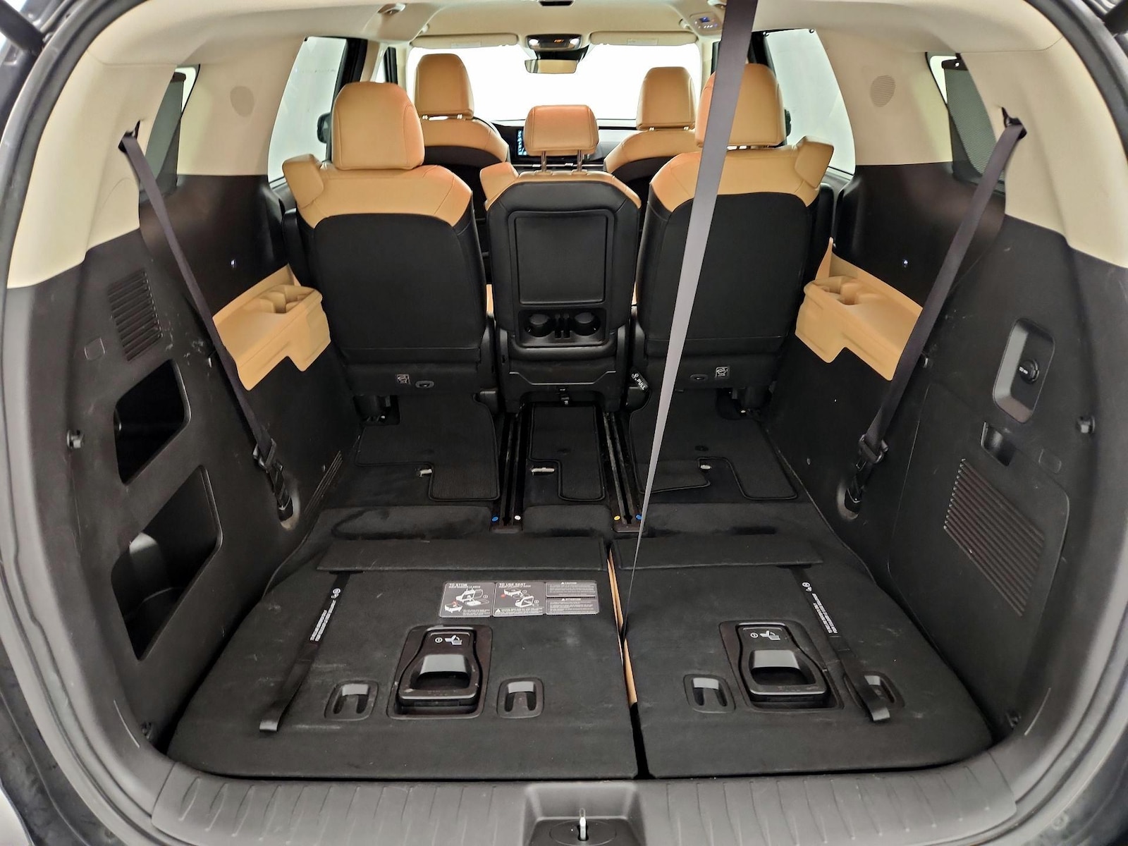 2022 Kia Carnival EX - Photo 24