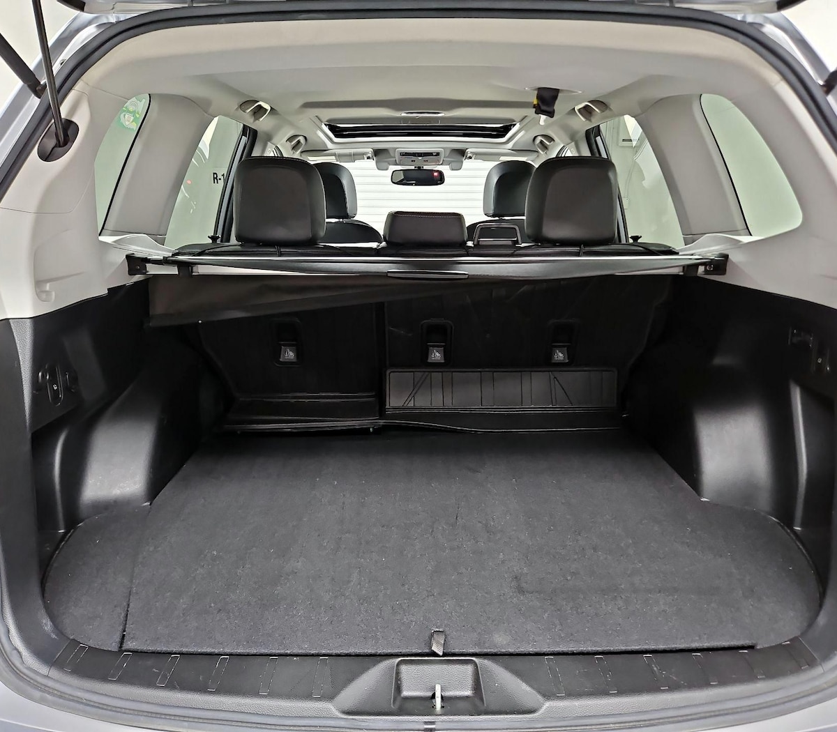 Trunk/Cargo (Seats Up)