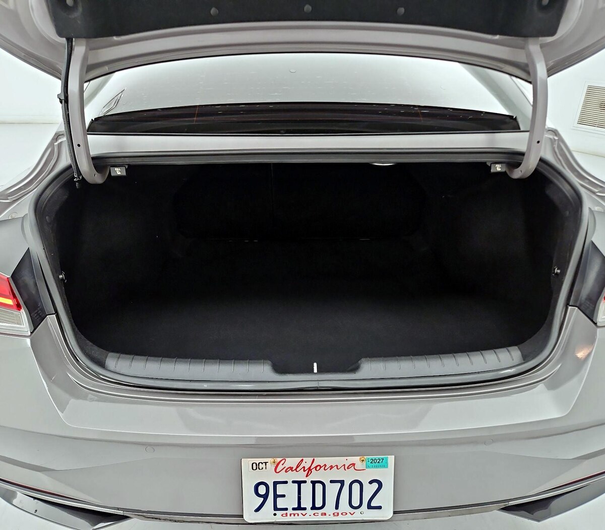 Trunk/Cargo (Seats Up)