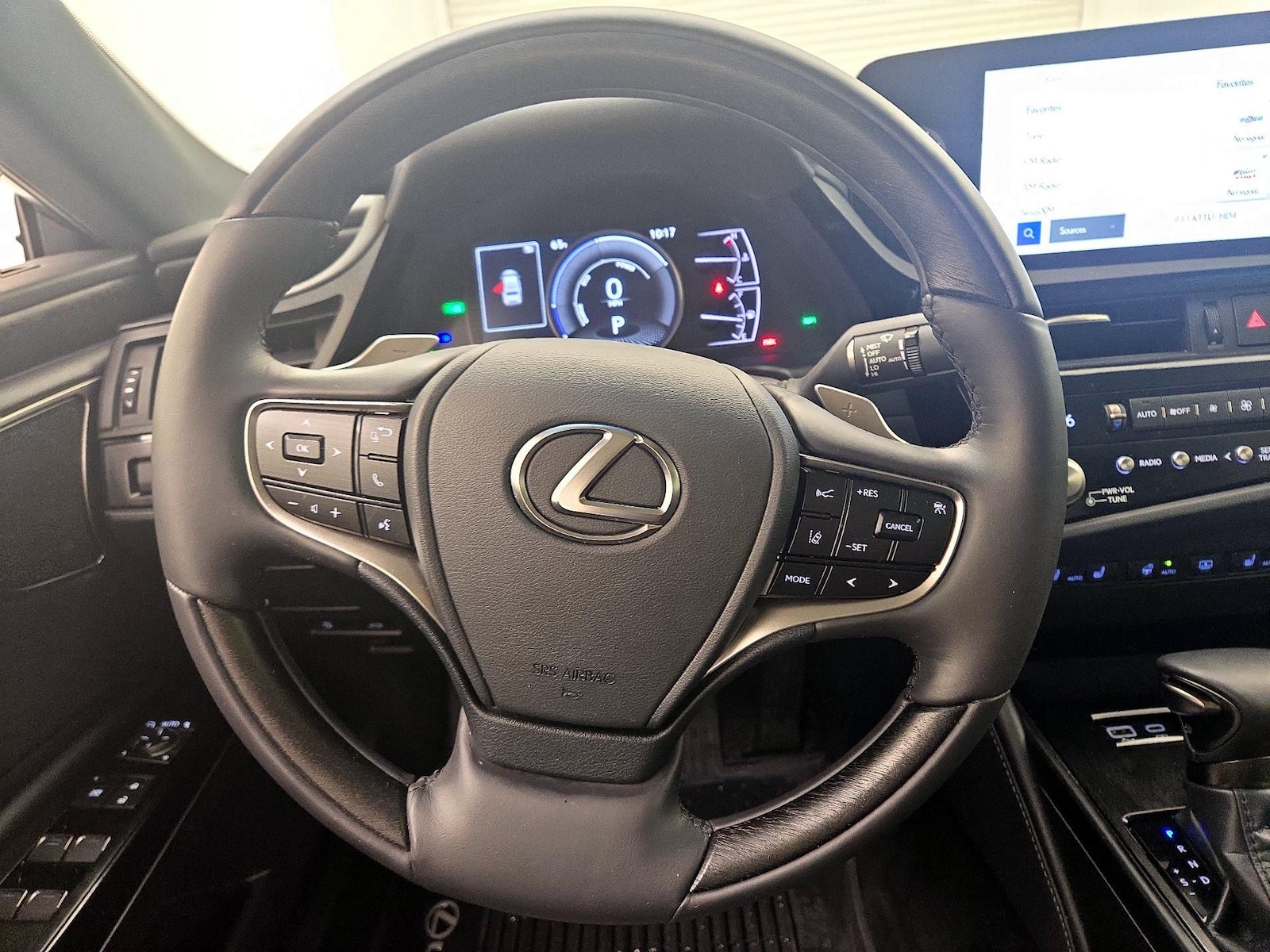 2025 Lexus ES Hybrid 300h Ultra Luxury - Photo 11