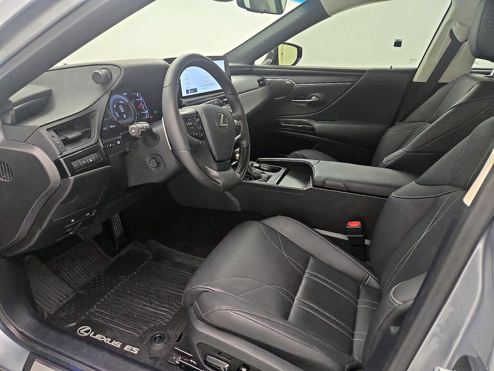 2025 Lexus ES Hybrid 300h Ultra Luxury - Photo 12