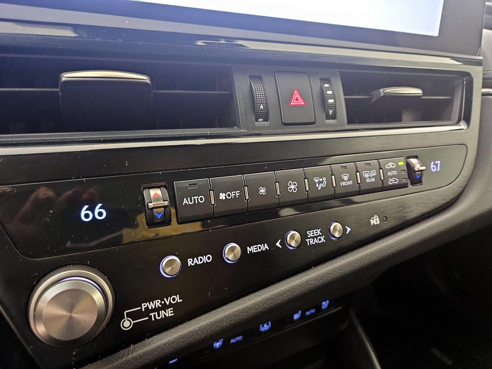 2025 Lexus ES Hybrid 300h Ultra Luxury - Photo 17