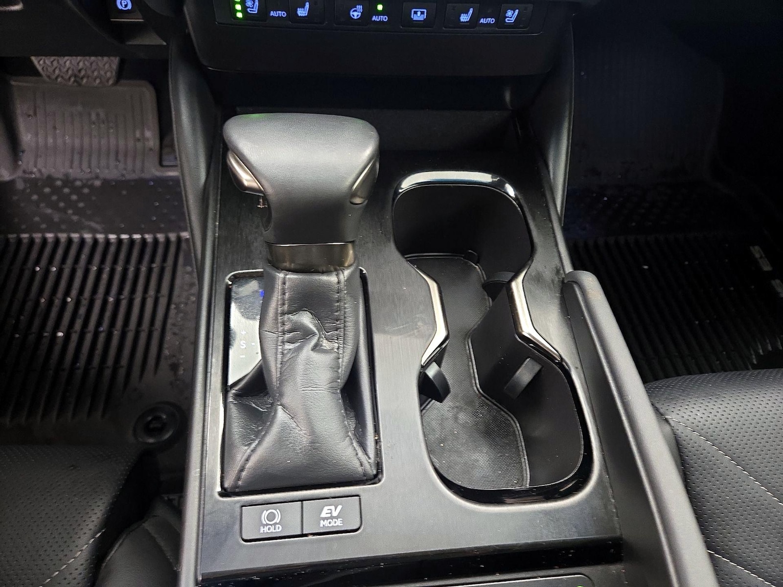 2025 Lexus ES Hybrid 300h Ultra Luxury - Photo 18