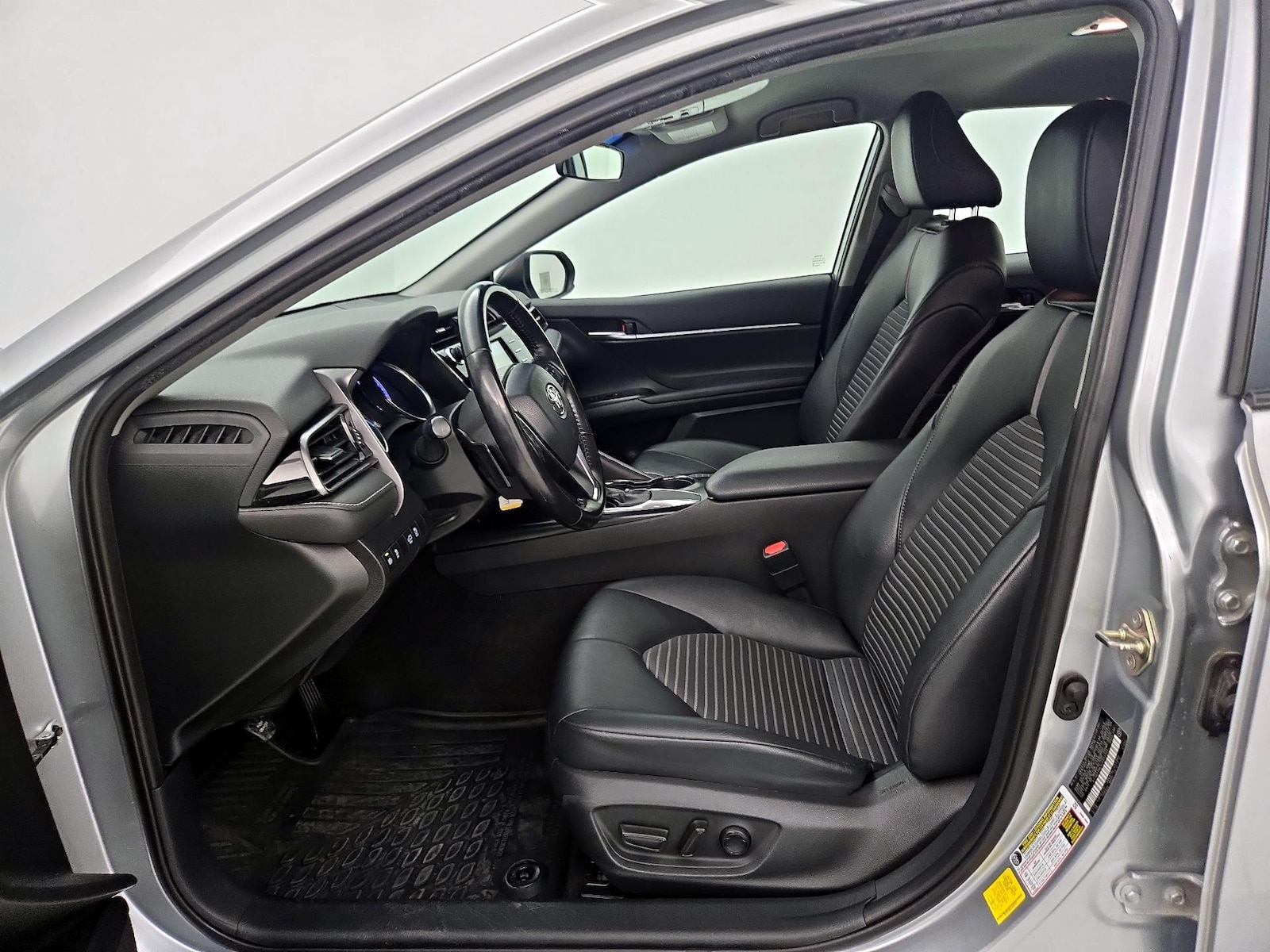 2020 Toyota Camry SE Nightshade - Photo 12