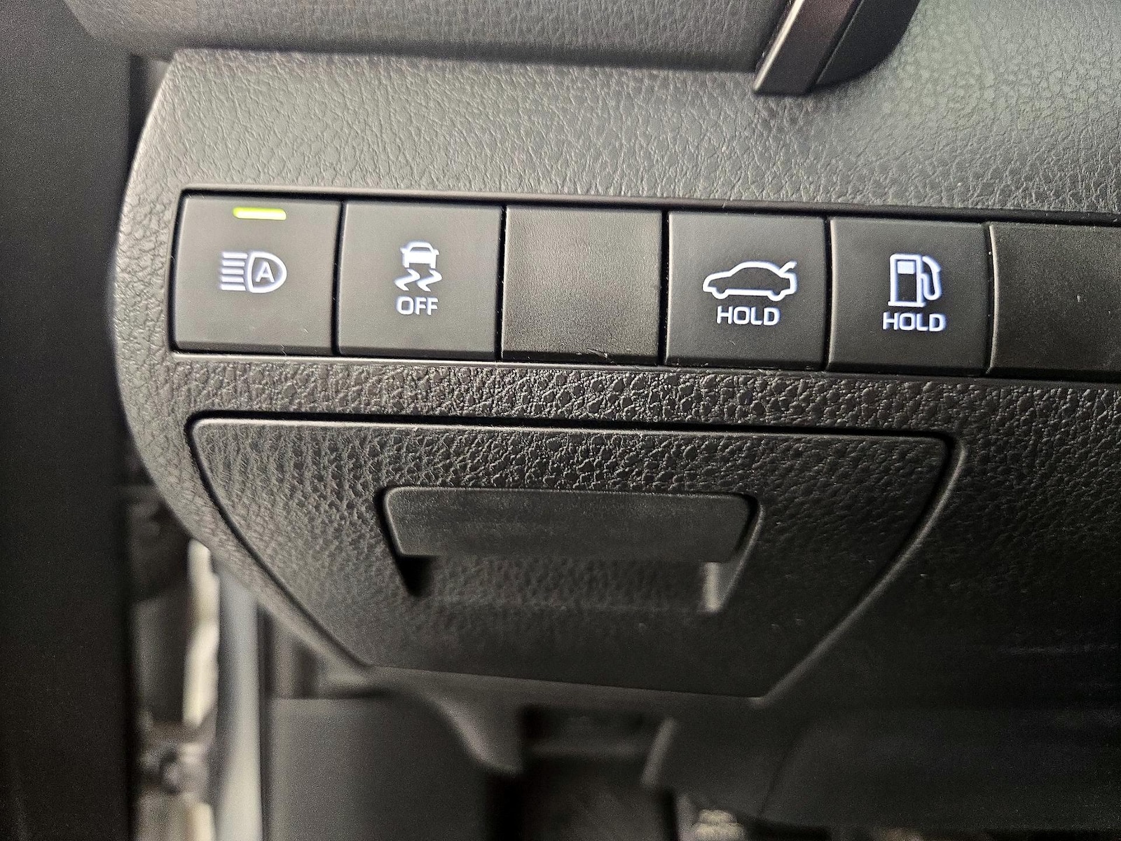 2020 Toyota Camry SE Nightshade - Photo 14