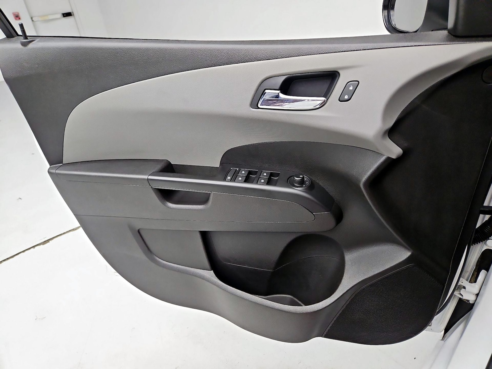 2020 Chevrolet Sonic LT - Photo 13