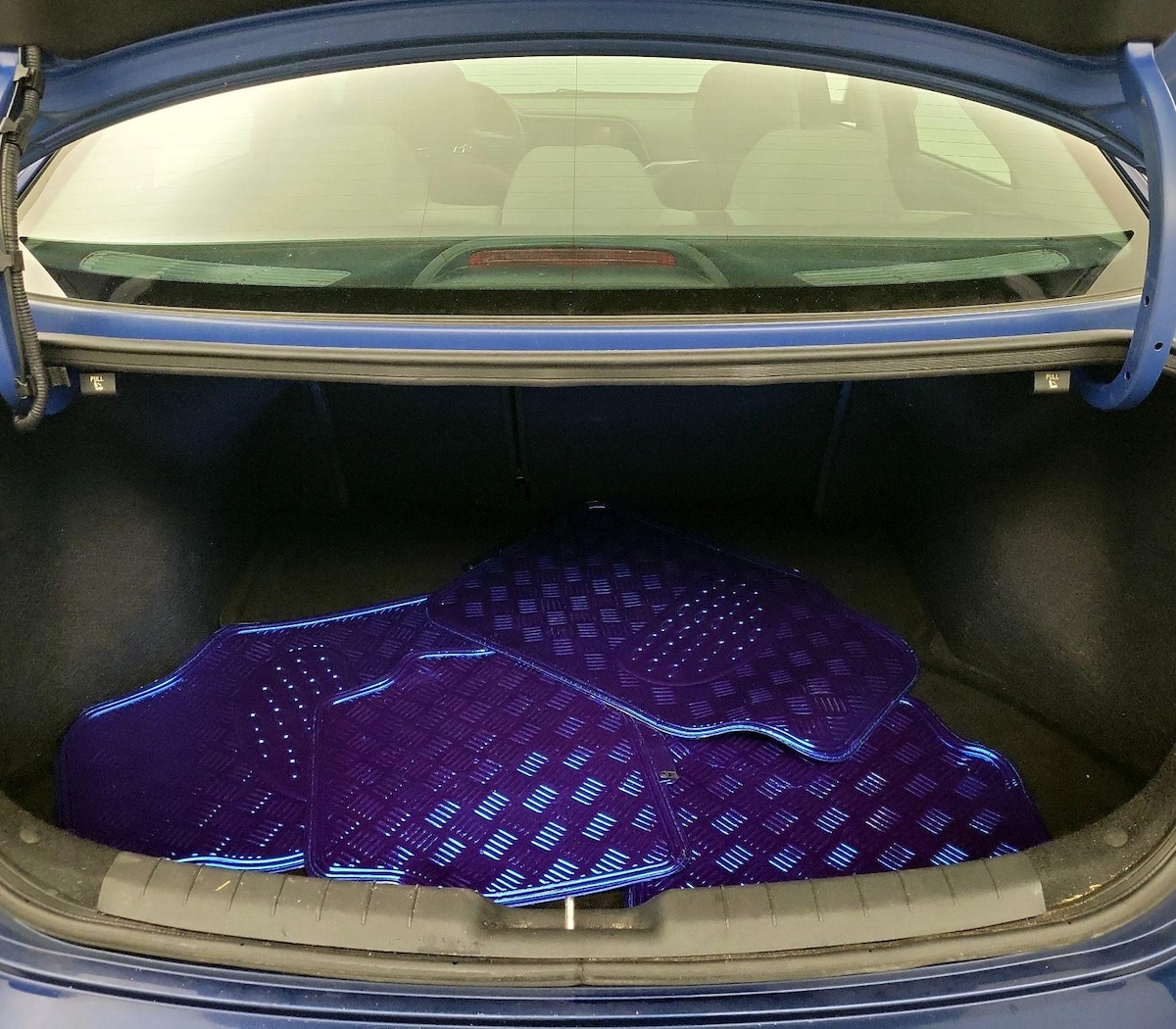 Trunk/Cargo (Seats Up)